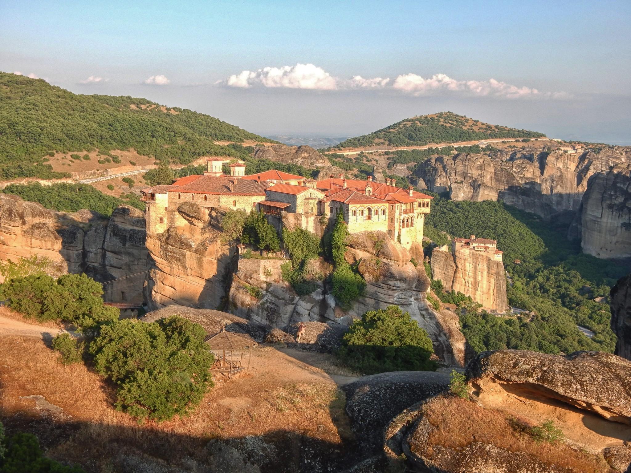 Athens: Thermopylae, Delphi & Meteora Private Day Tour