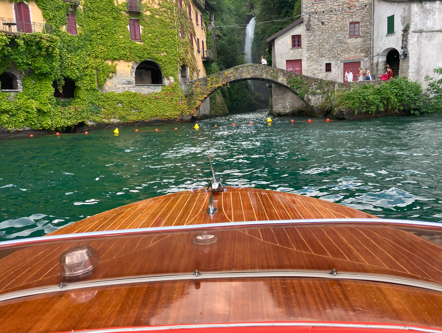 Bellagio/Menaggio: Private Trip on a Vintage Wooden Boat