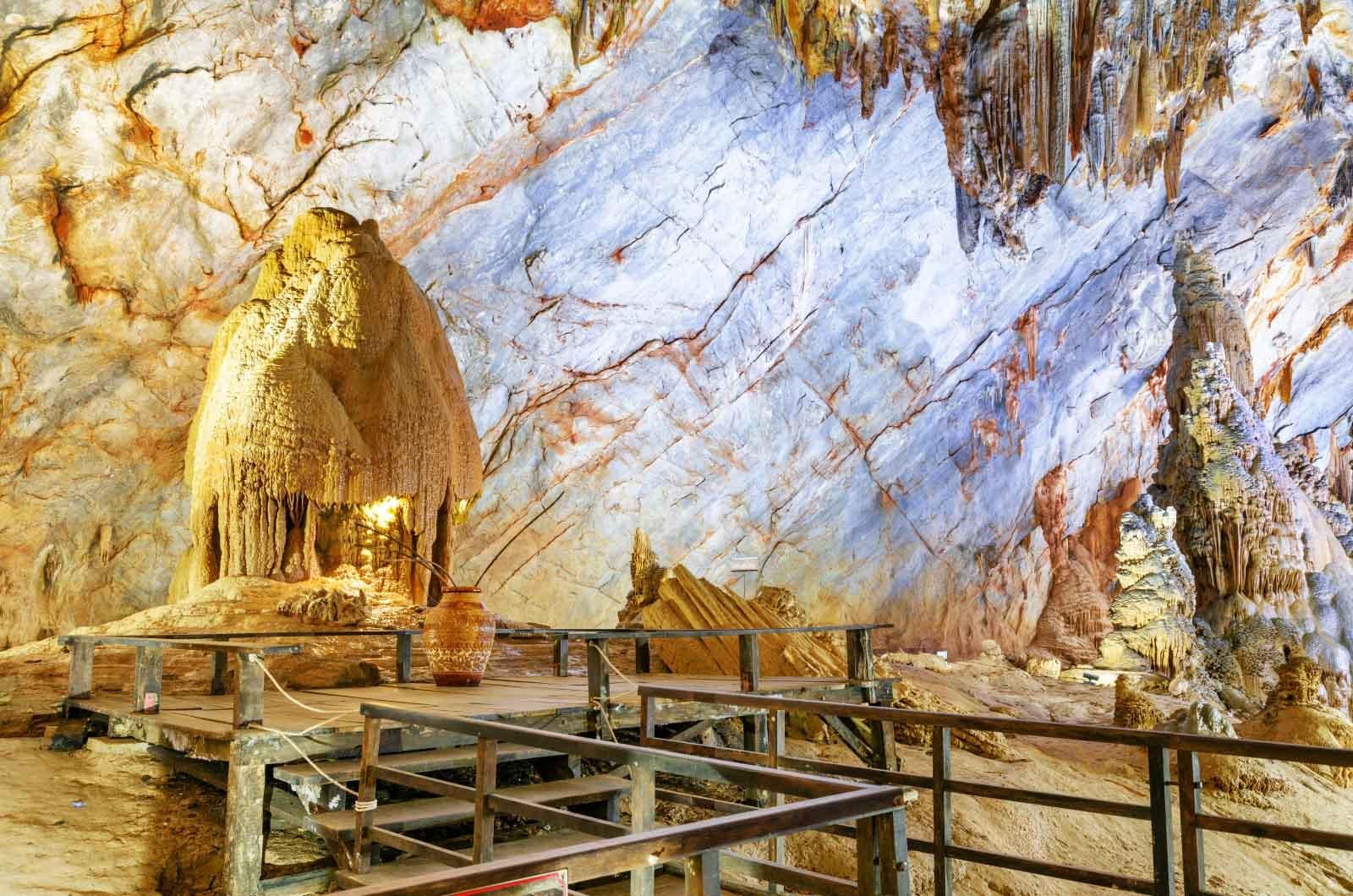 Phong Nha Cave boat tour Son River dragon boat and Paradise Cave karst — image 83