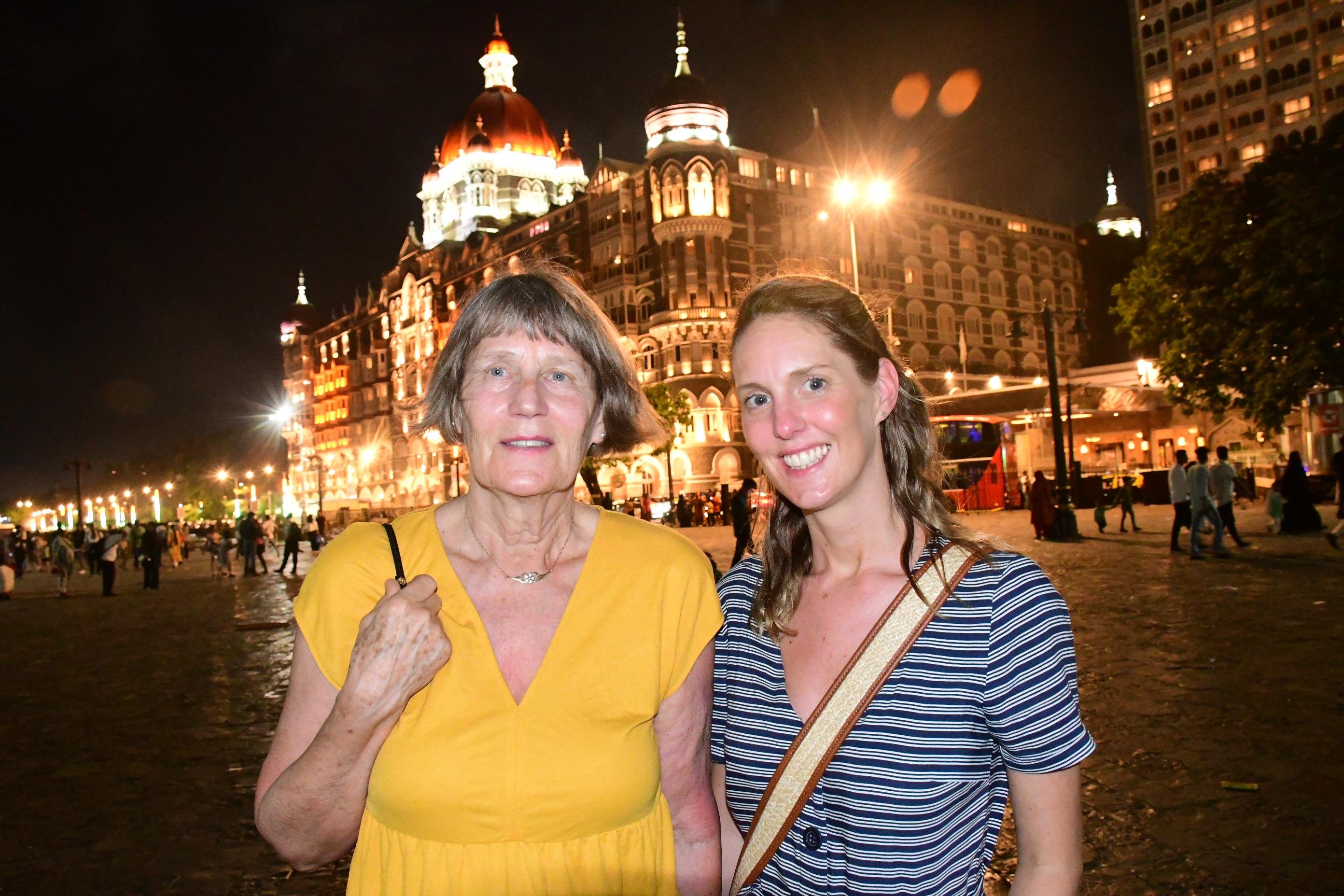 Mumbai After Dark: Private Illumination Sightseeing Tour