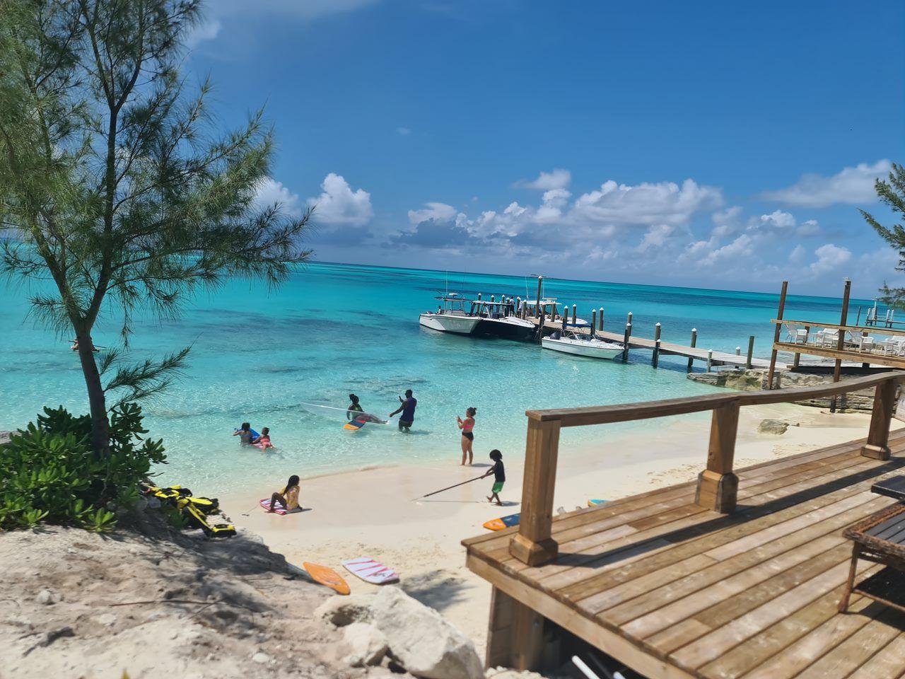 Nassau 3-Island Speedboat Adventure: Pigs, Turtles & Snorkeling
