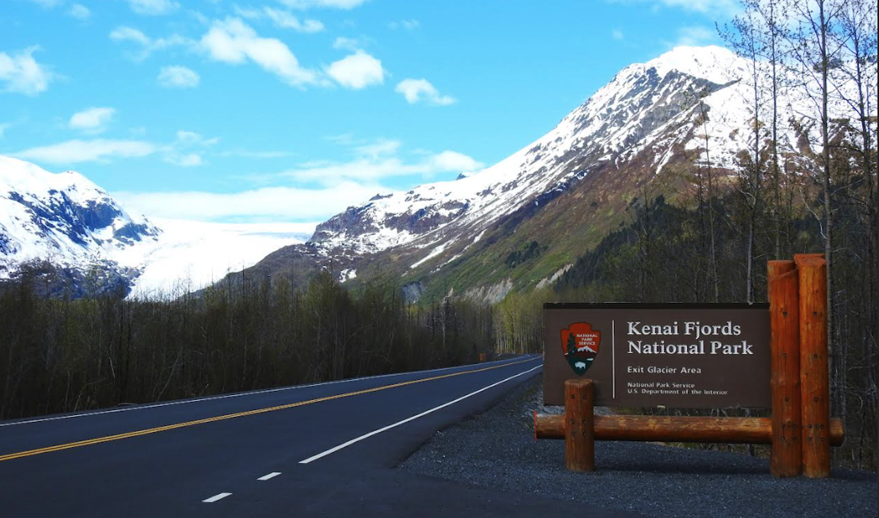 Seward: Bridal Veil Falls Kayak and Exit Glacier Hike Combo