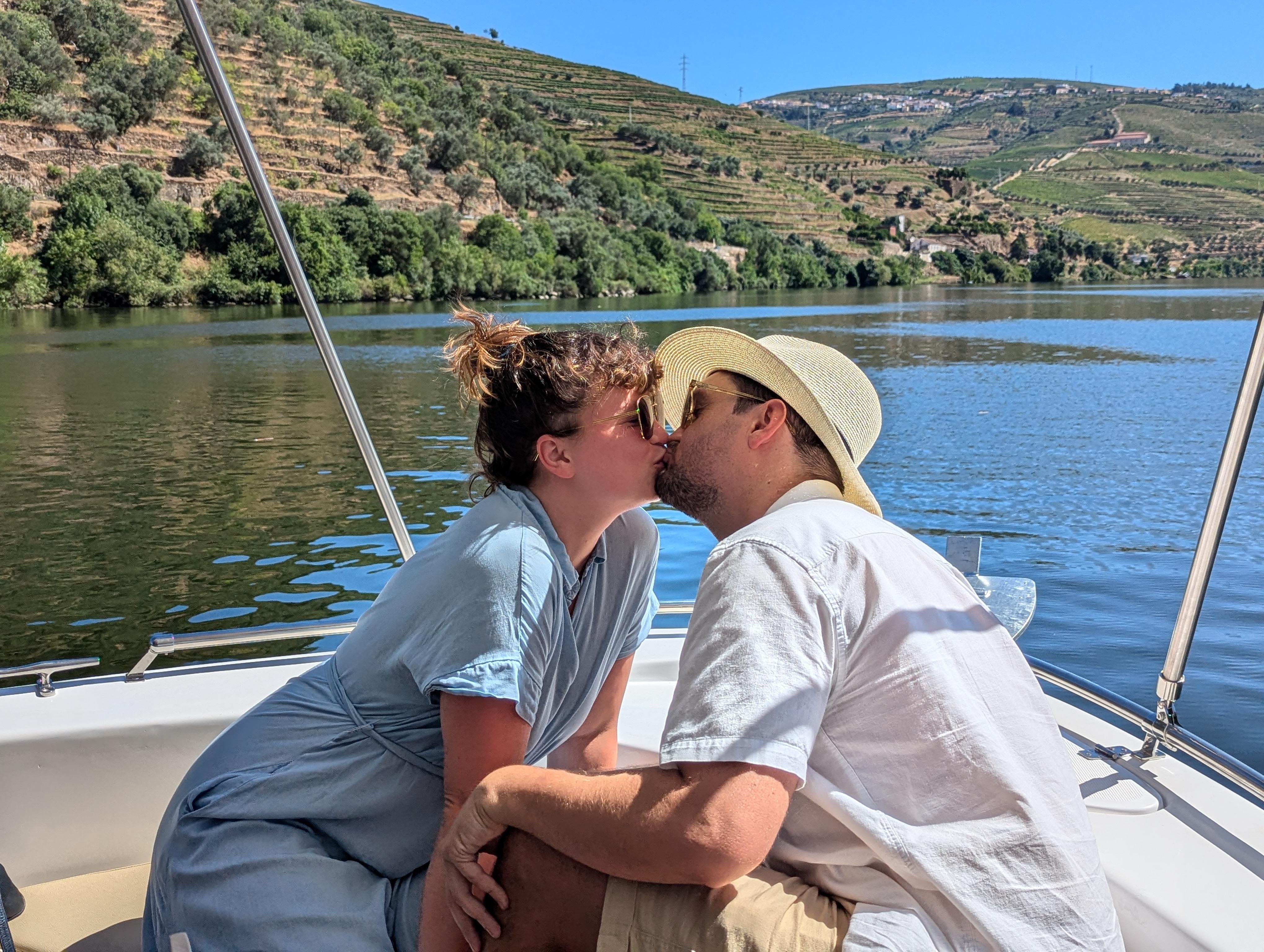 Porto: Douro Valley & Vinho Verde Day Tour with Tastings, Lunch & Boat Cruise