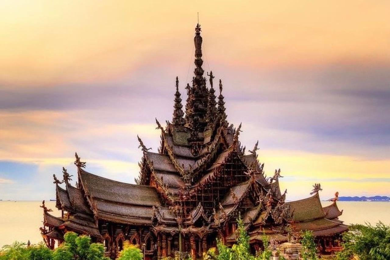 Private Bangkok–Pattaya Transfer: Sedan, MPV & Van Options