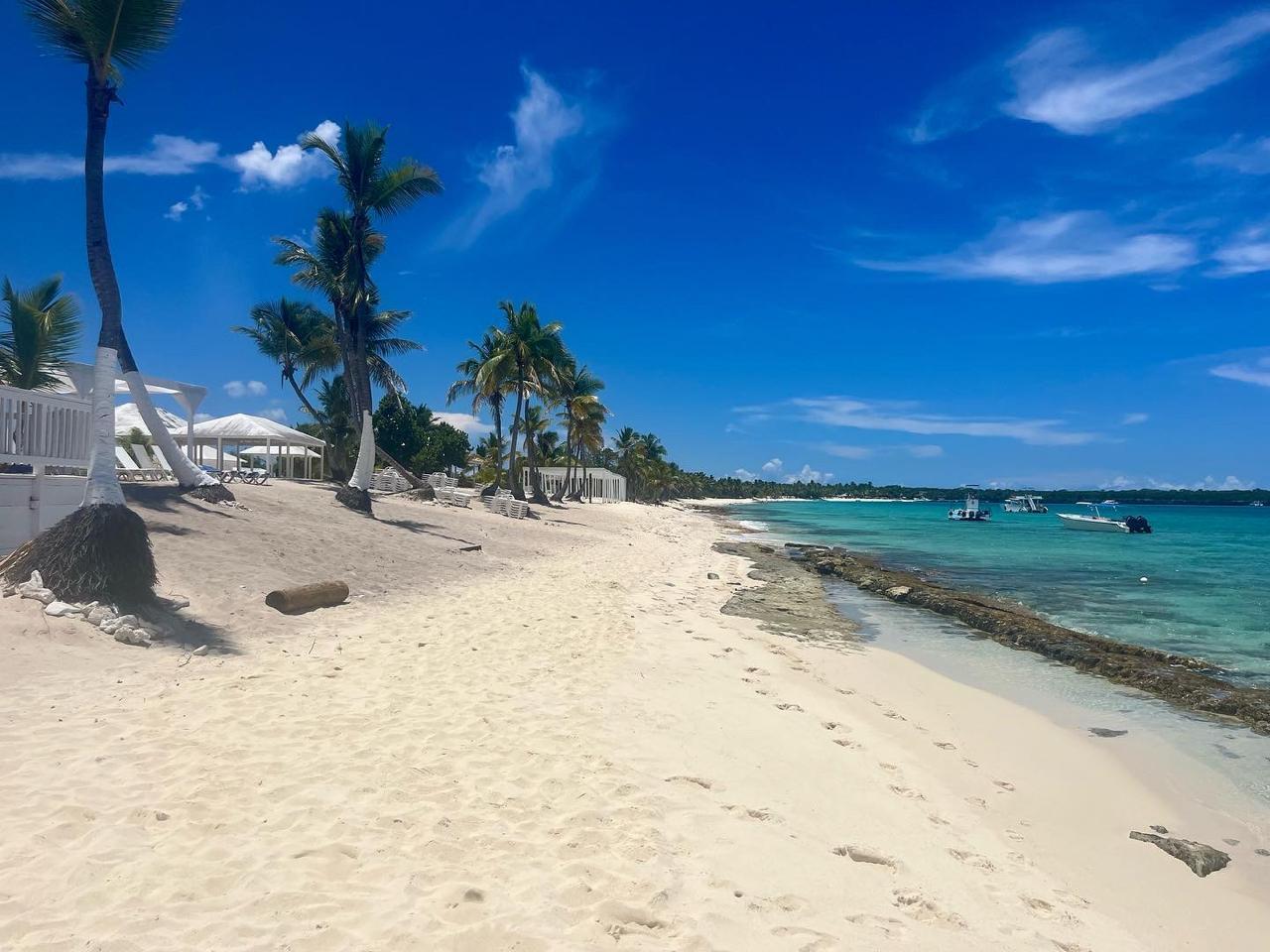Catalina Island Snorkeling & Chavon River Day Tour from Punta Cana