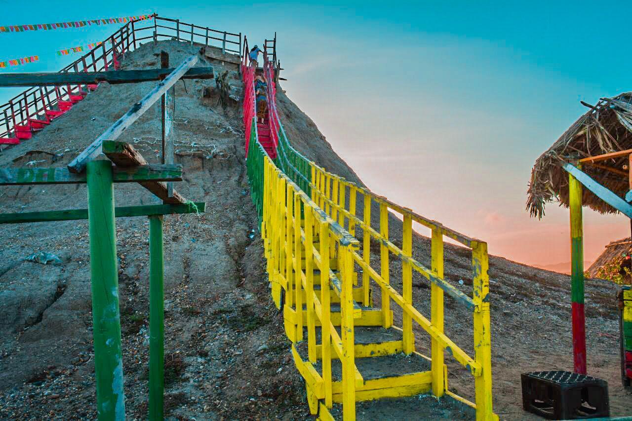 Cartagena: Totumo Mud Volcano Excursion with Bilingual Guide