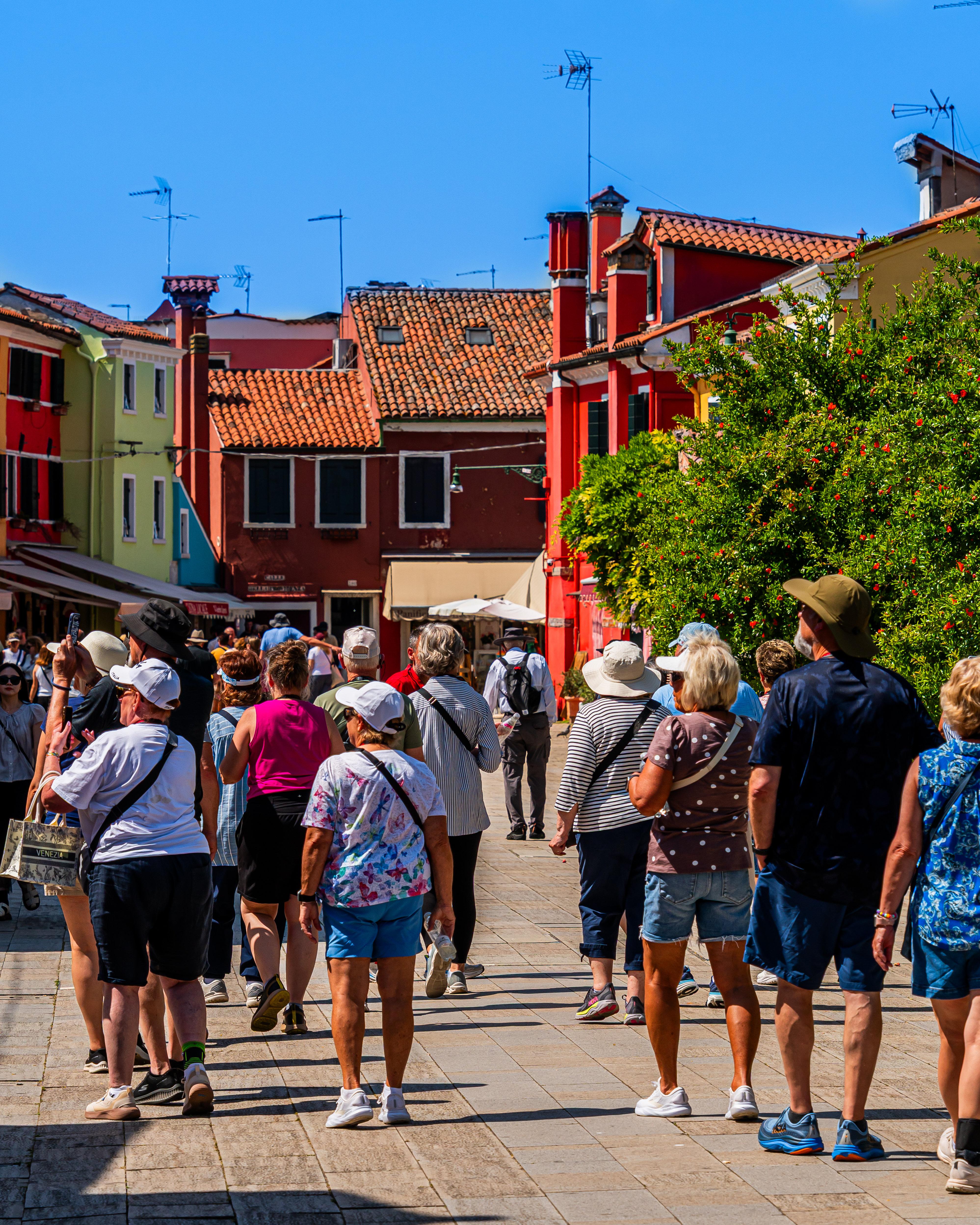 Murano & Burano Island Tour with Glassblowing Demo