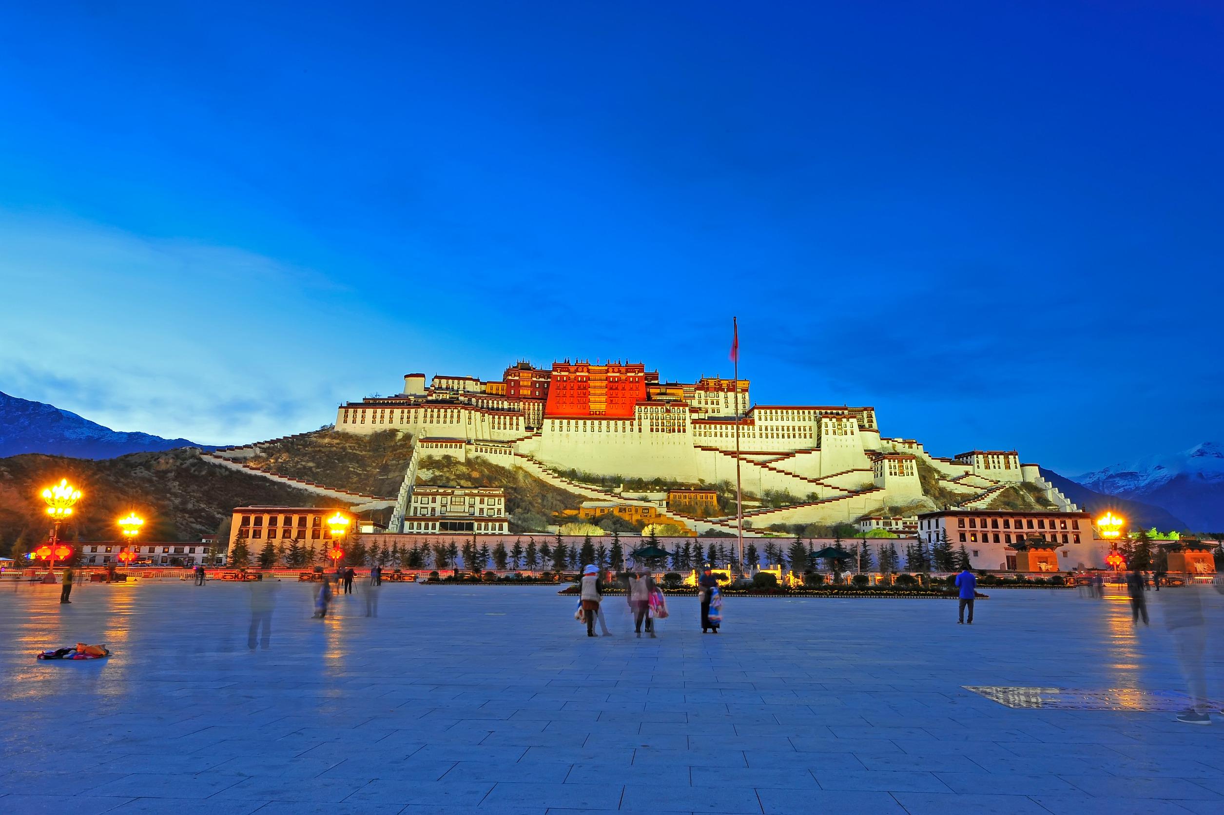 8-Day Lhasa Overland Expedition from Kathmandu