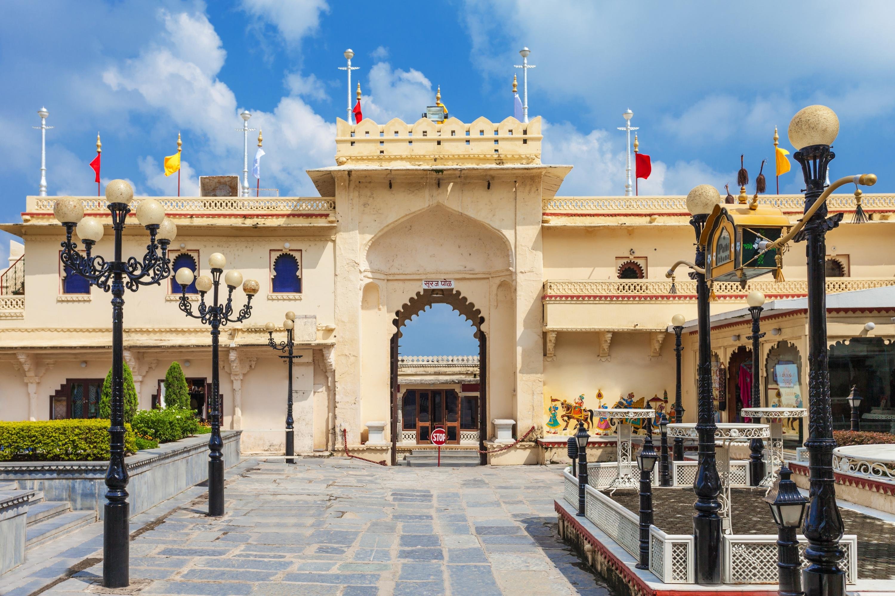 2-Day Private Rajasthan Heritage Tour: Udaipur, Kumbhalgarh & Ranakpur