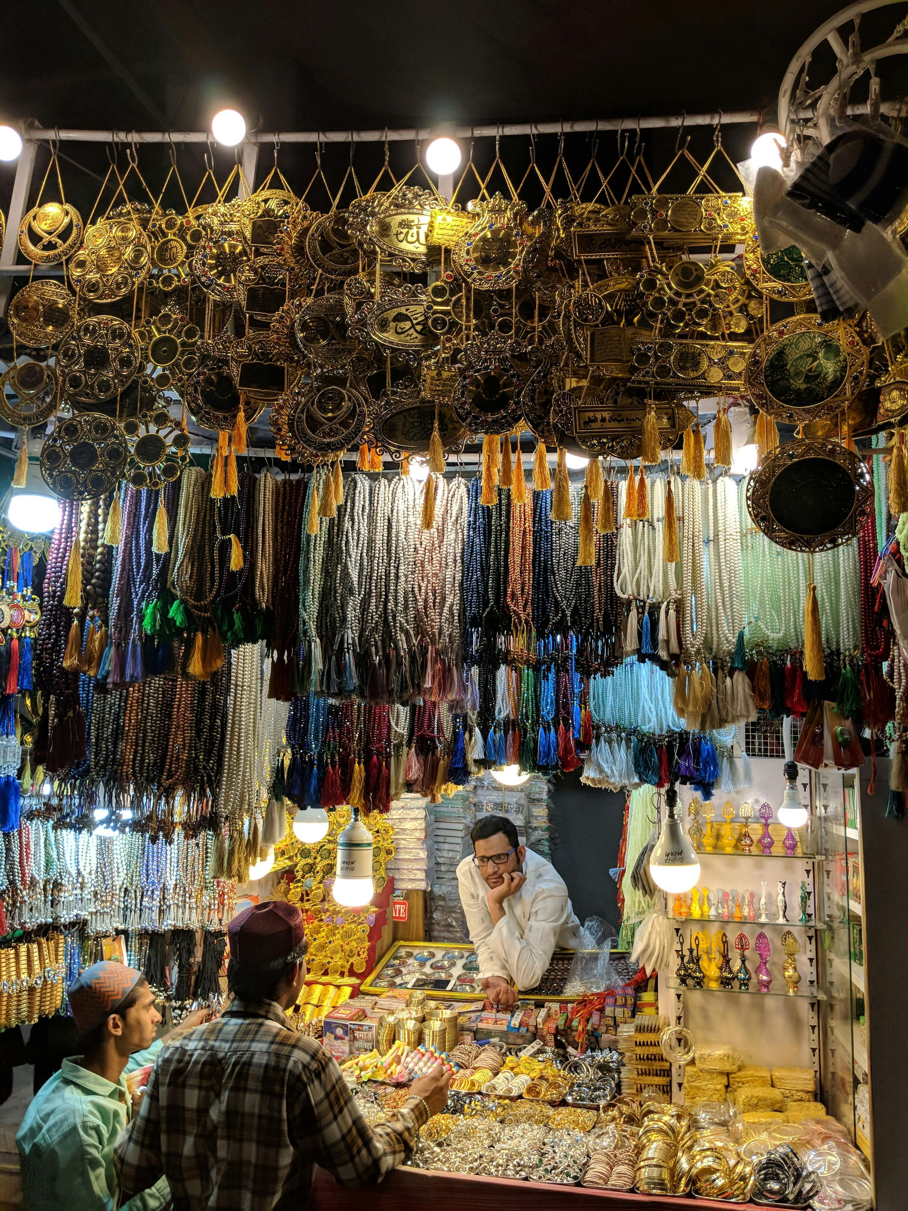 Delhi Personal Shopping Tour with Local Female Expert