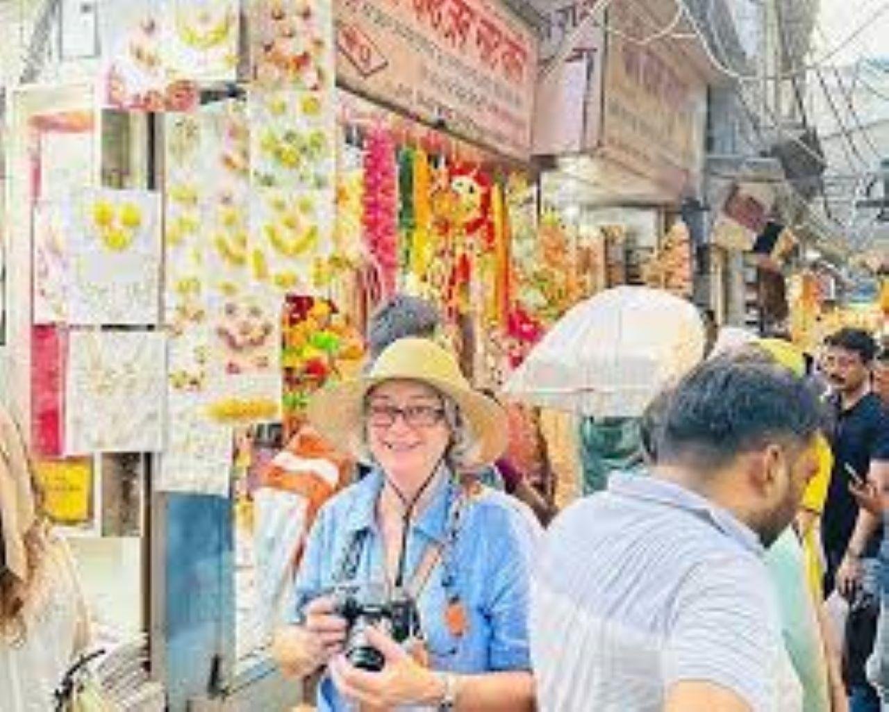 Delhi Private Female-Guided Shopping Expedition