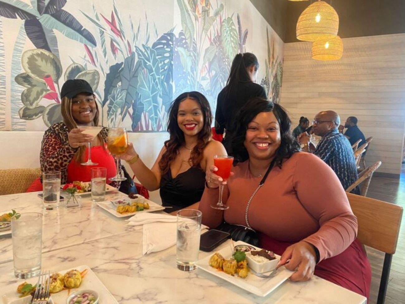 Uptown Dallas Trolley & Tasting Tour