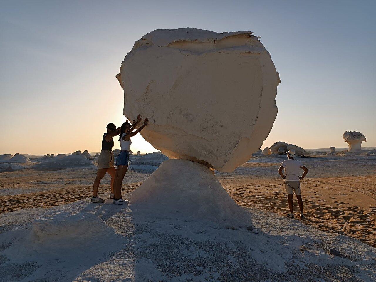 Bahariya Oasis & White Desert Private Safari from Cairo