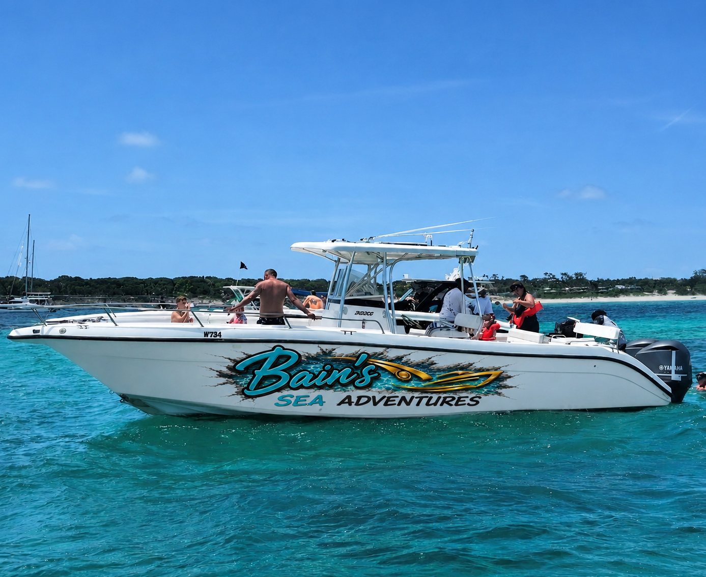 Nassau Private 3-Island Boat Excursion: Pigs, Turtles & Snorkeling