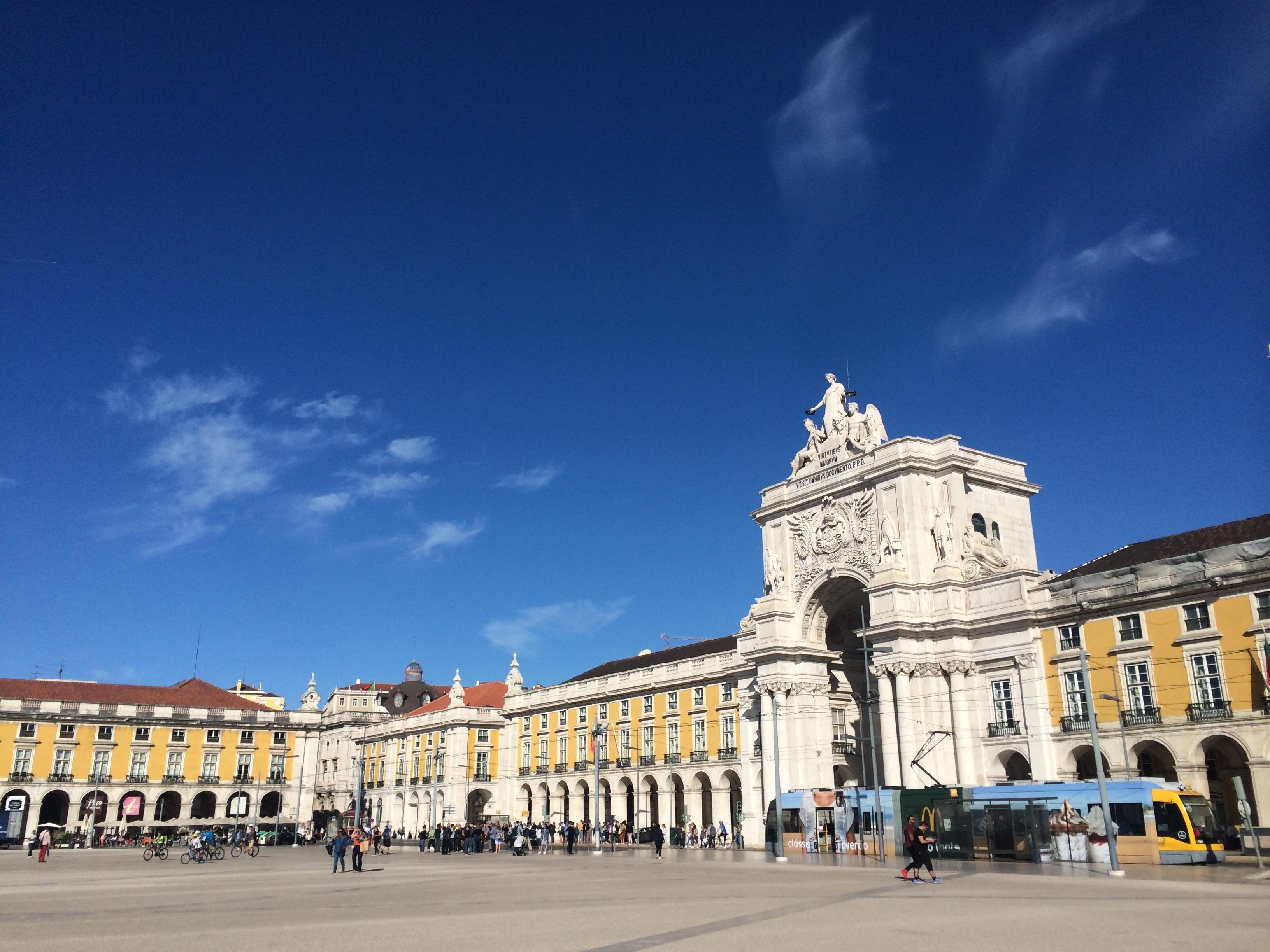 Lisbon Unveiled: Private Alfama & Old City Walking Tour