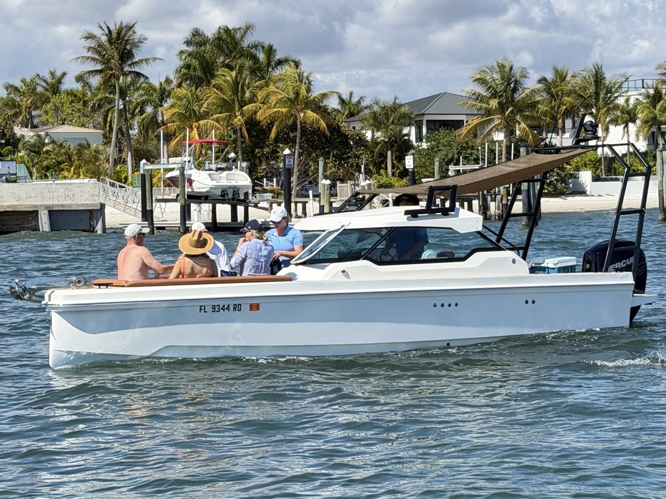 Private Luxury Boat Charter in Palm Beach
