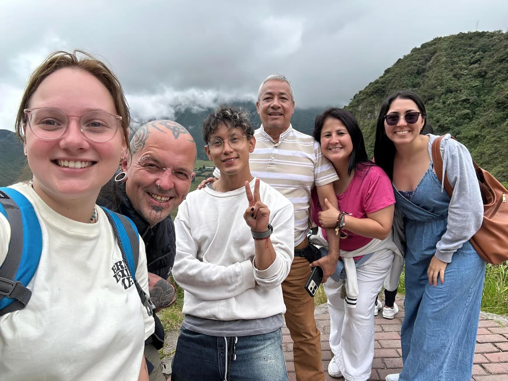 Quito: Middle of the World, Intiñan Museum & Pululahua Crater