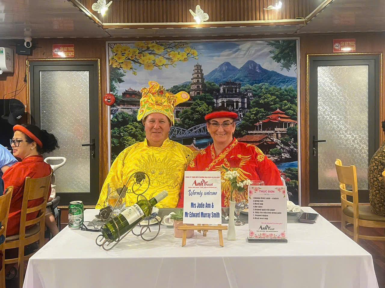 Perfume River Dinner Cruise with Hue Folk Music & Dining