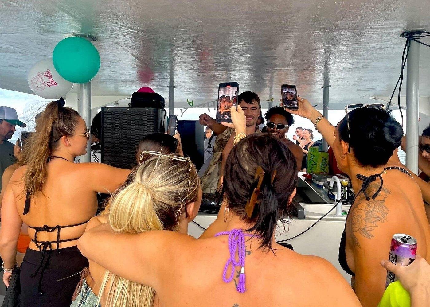 Grand Cayman: 4-Hour Rum Point Boat Party with Open Bar - 2026 (Verified Reviews)