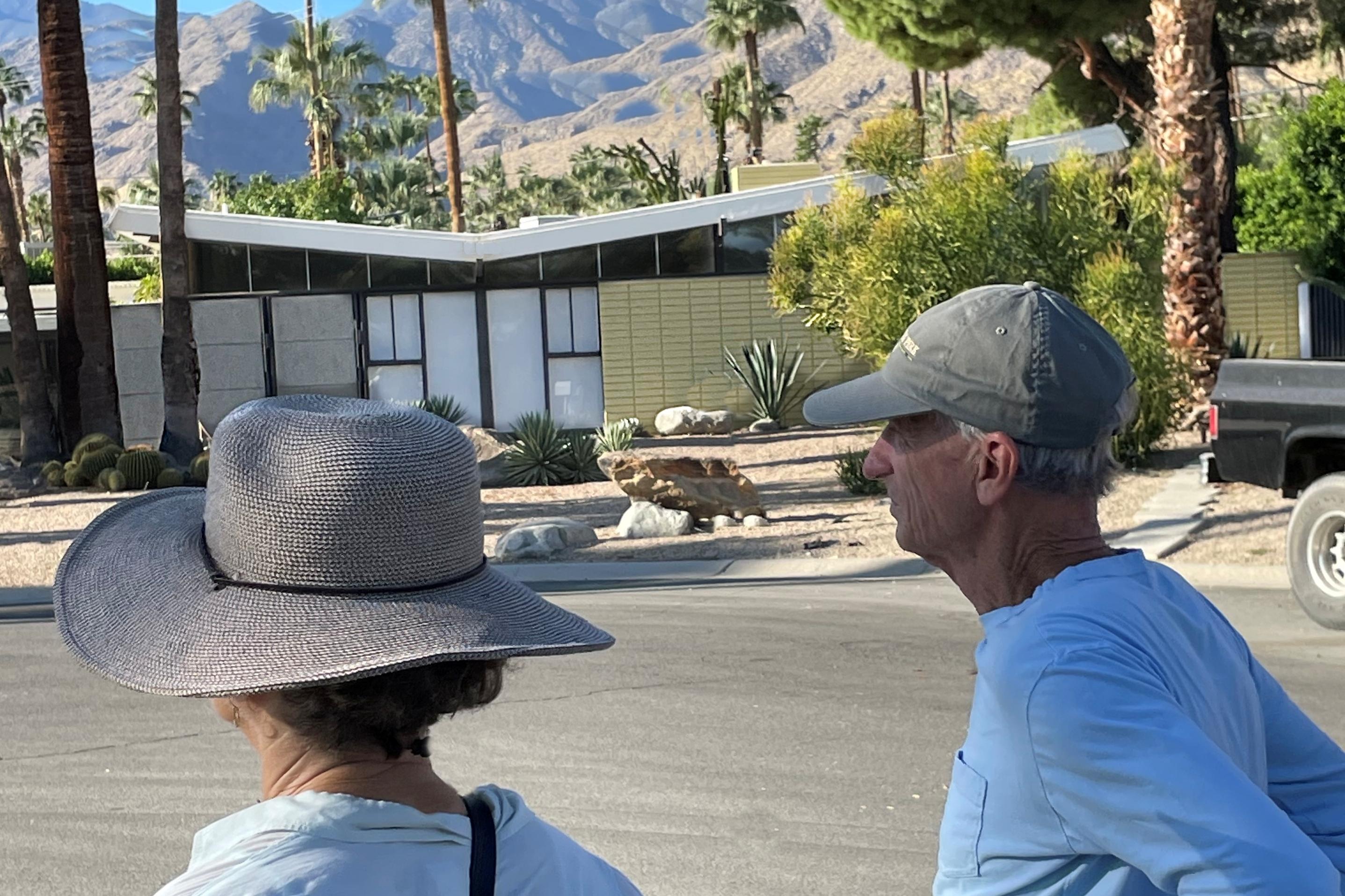 Palm Springs architecture tour - mid-century modern houses and landmarks — image 5