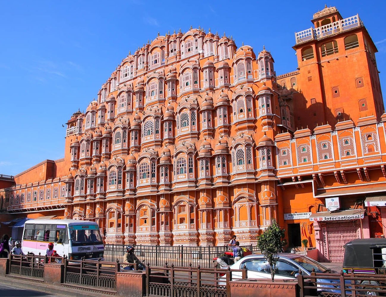 Jaipur Private Car & Driver – Flexible Hourly or Full-Day Hire