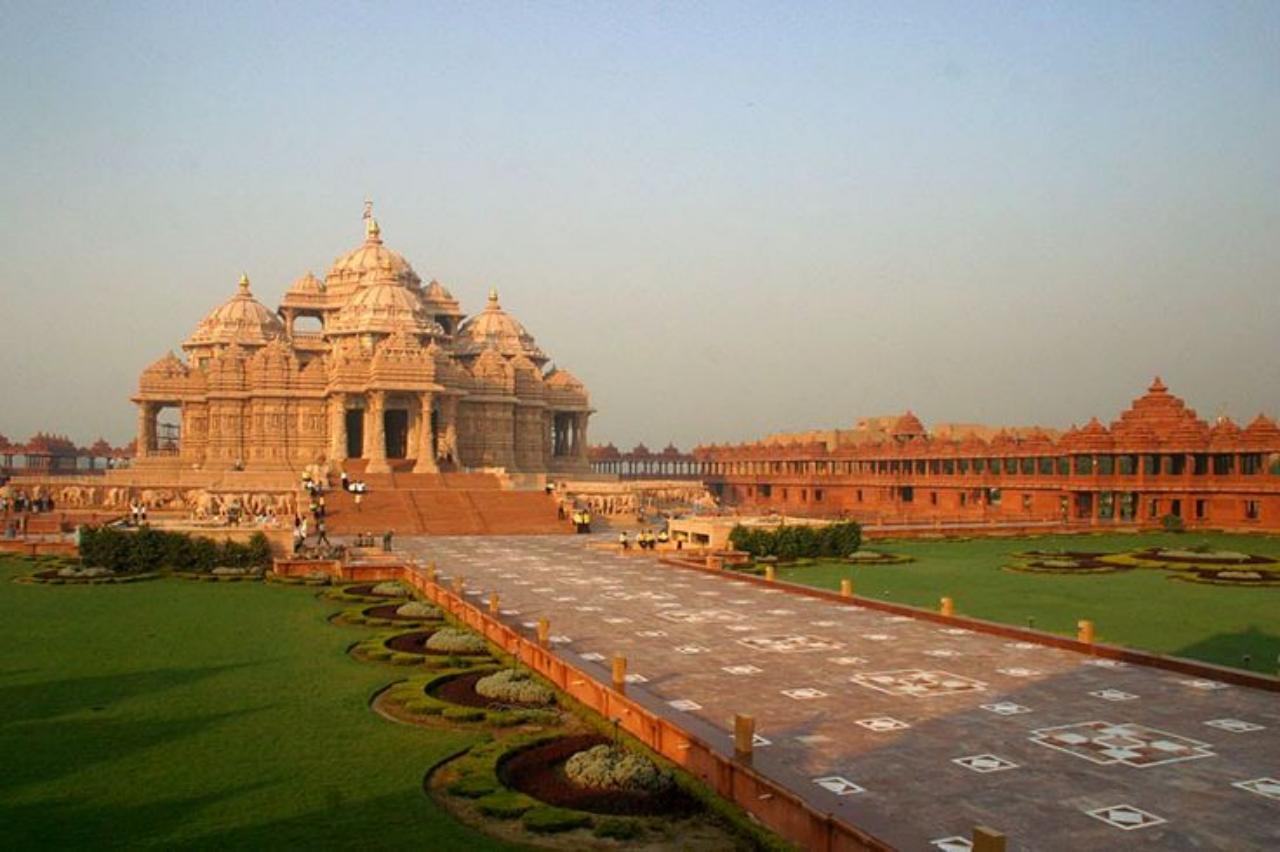 Private Evening Tour: Akshardham Temple & Water Show