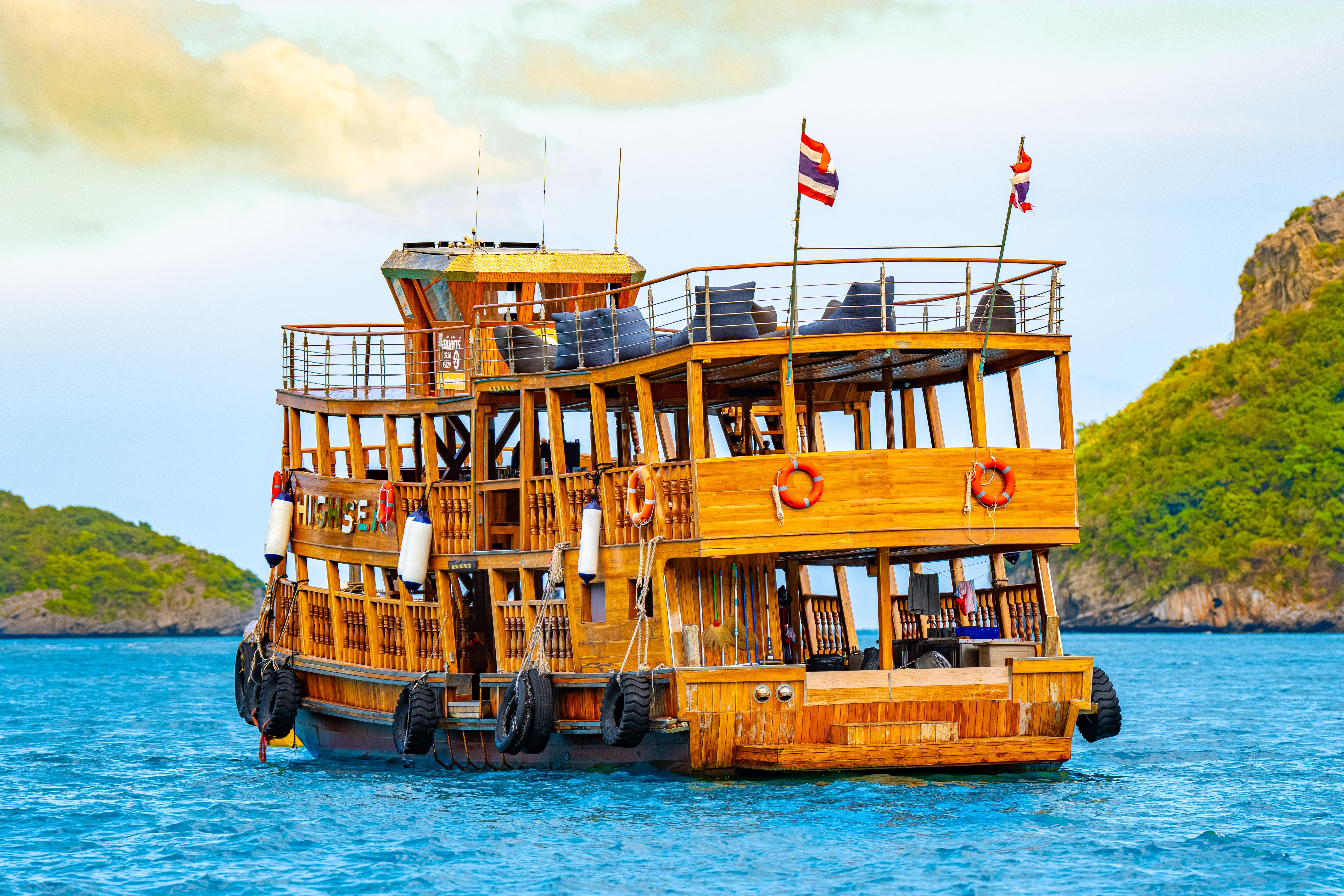 Mu Ko Ang Thong National Park Cruise & Optional Kayaking