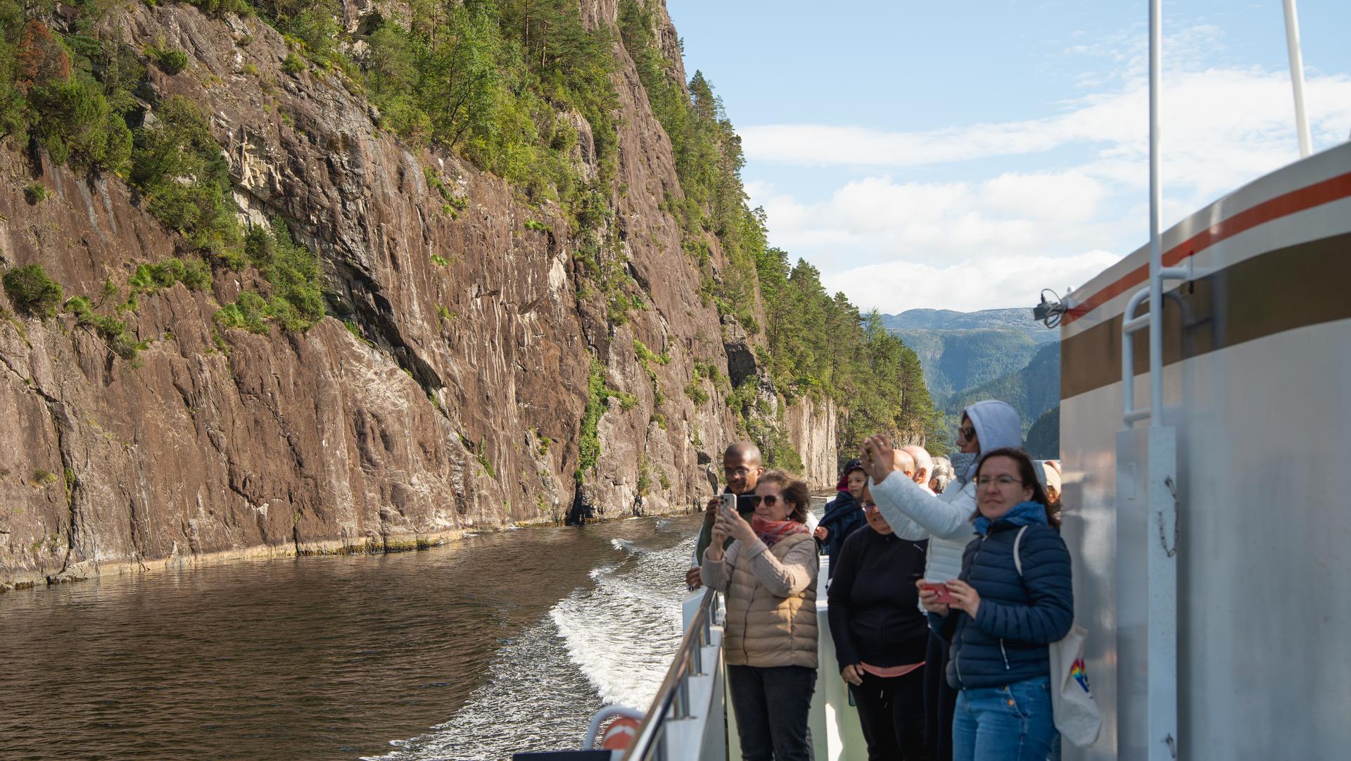 Mostraumen fjord cruise from Bergen — Osterfjord and the Mostraumen strait — image 14