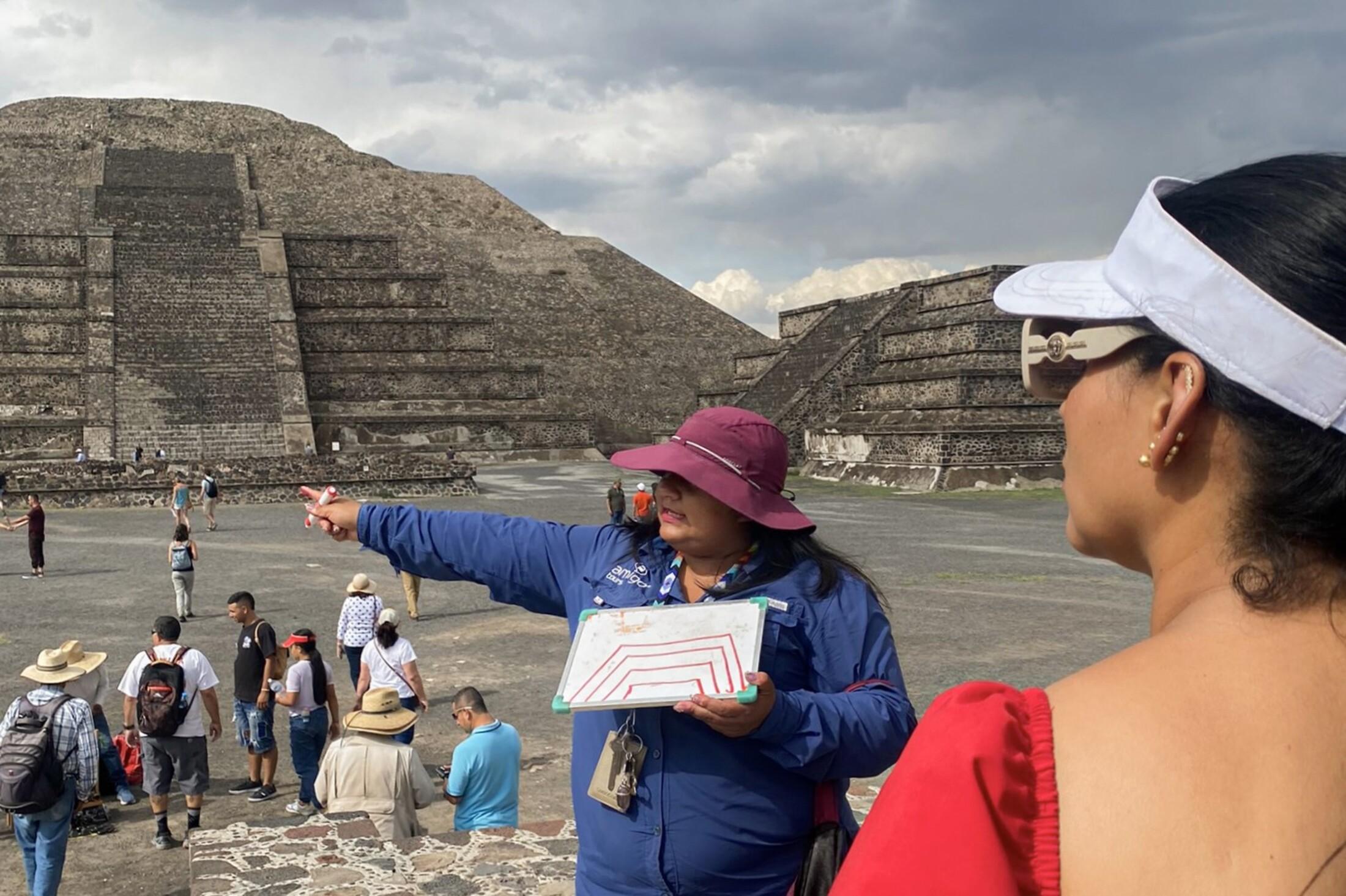Mexico City: Teotihuacan, Tlatelolco & Basilica of Guadalupe Day Trip