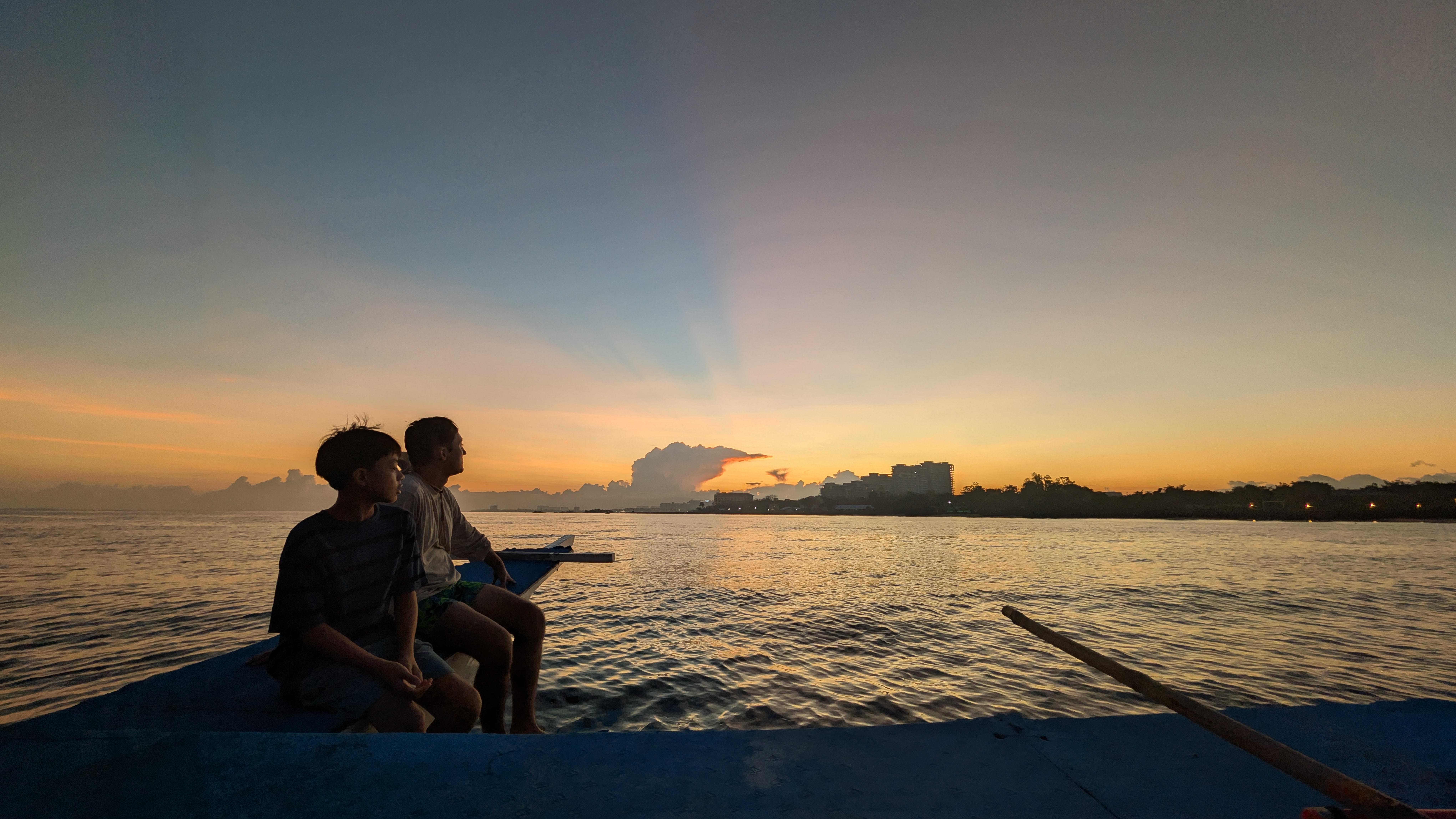 Mactan Island Sunset Panga Boat Cruise with Drinks