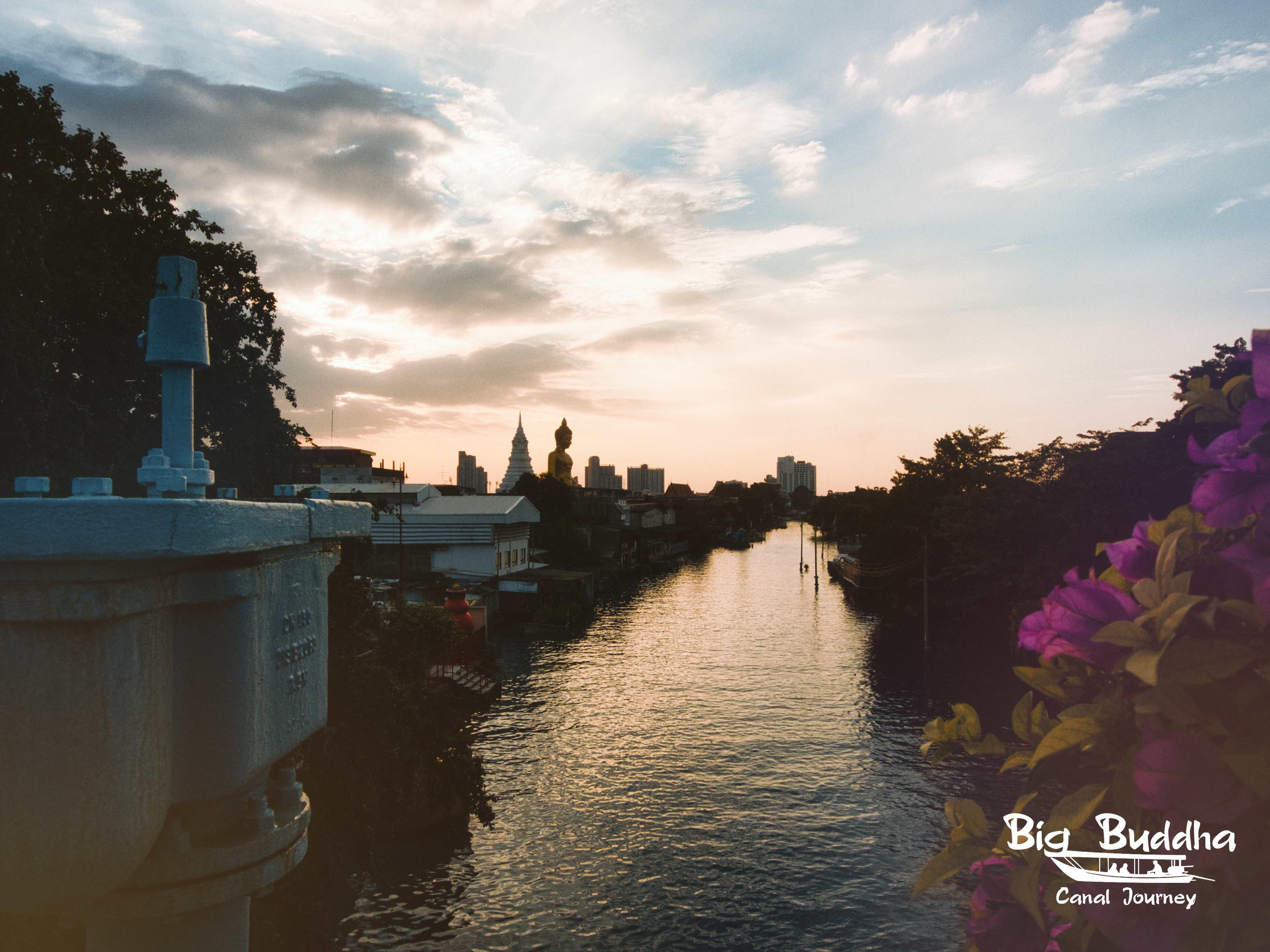 Private Thonburi Long-Tail Boat & Big Buddha Tour