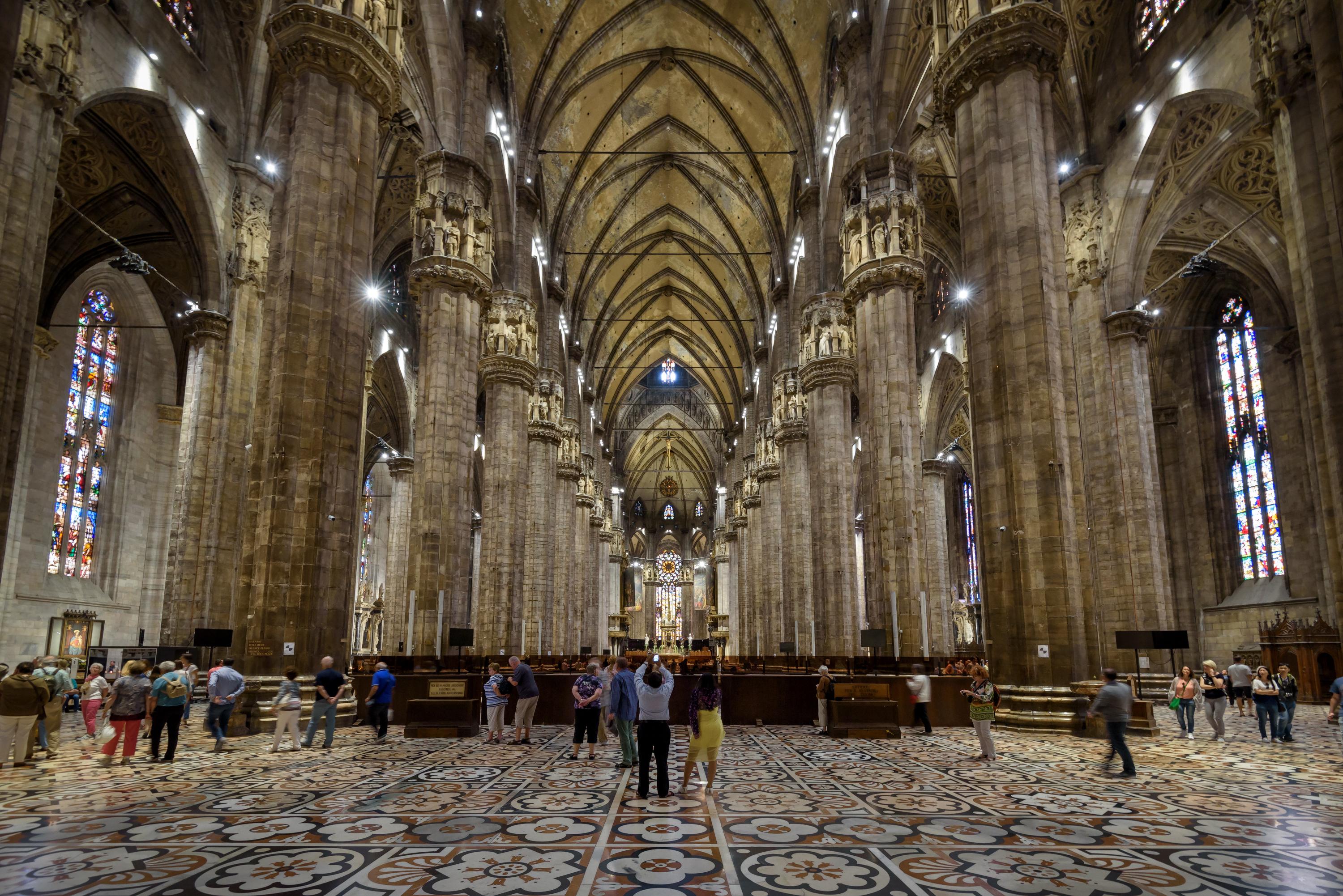 Milan Duomo & Rooftop Semi-Private Fast-Track Tour
