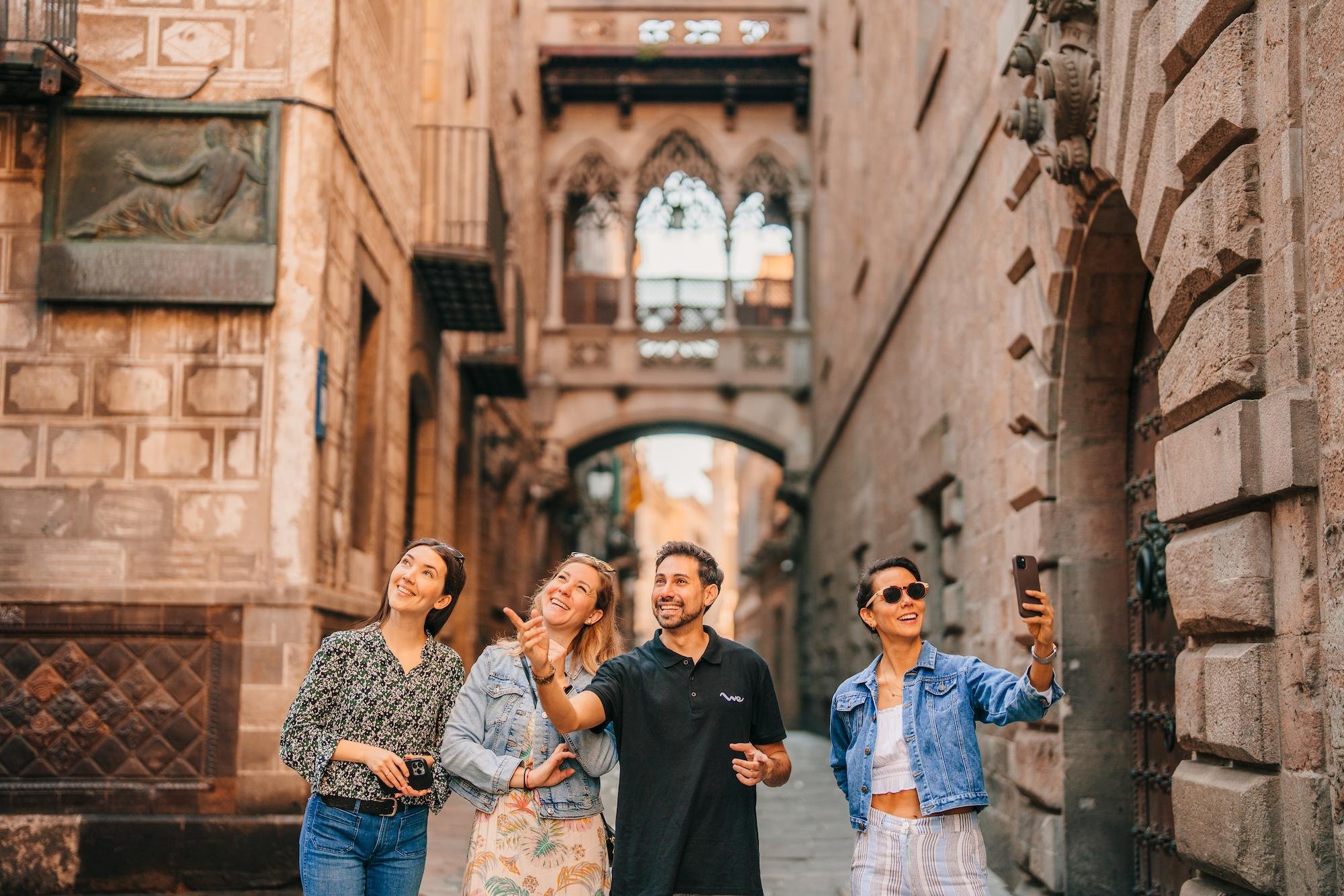 Barcelona: Helicopter, Boat Ride & Old Town Private Tour