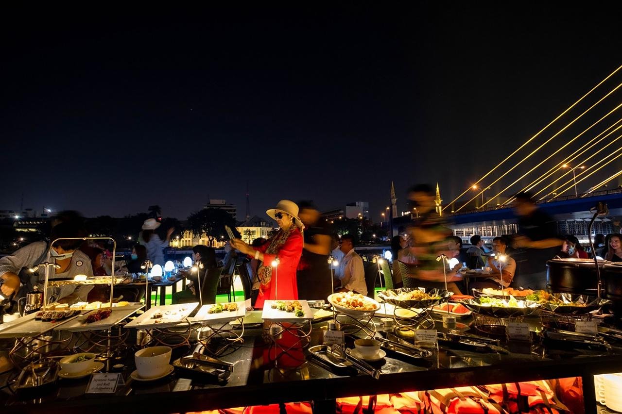 Bangkok: The Planet Sunset & Dinner River Cruise