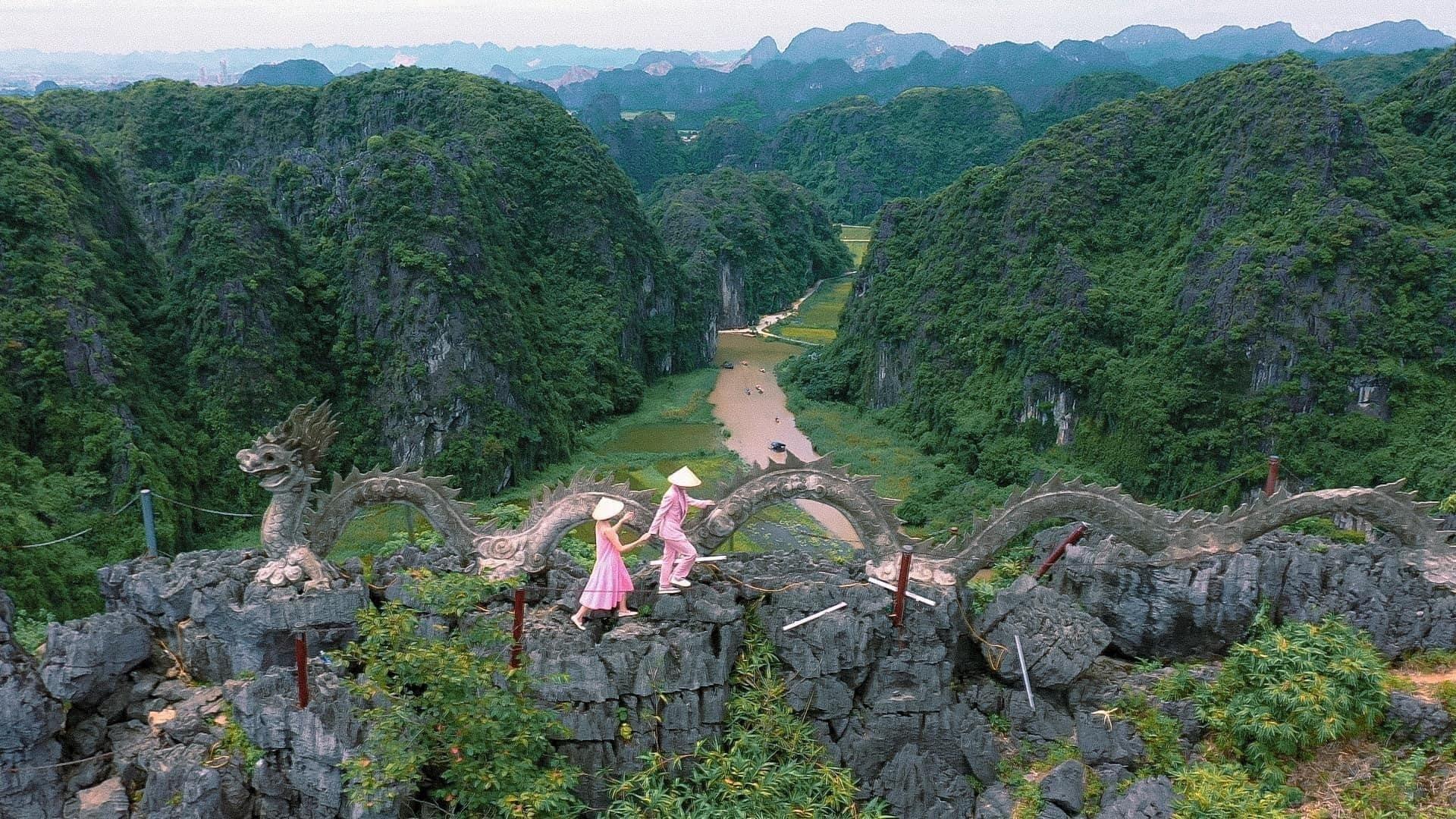 2-Day Hanoi, Ninh Binh & Ha Long Bay Luxury Tour