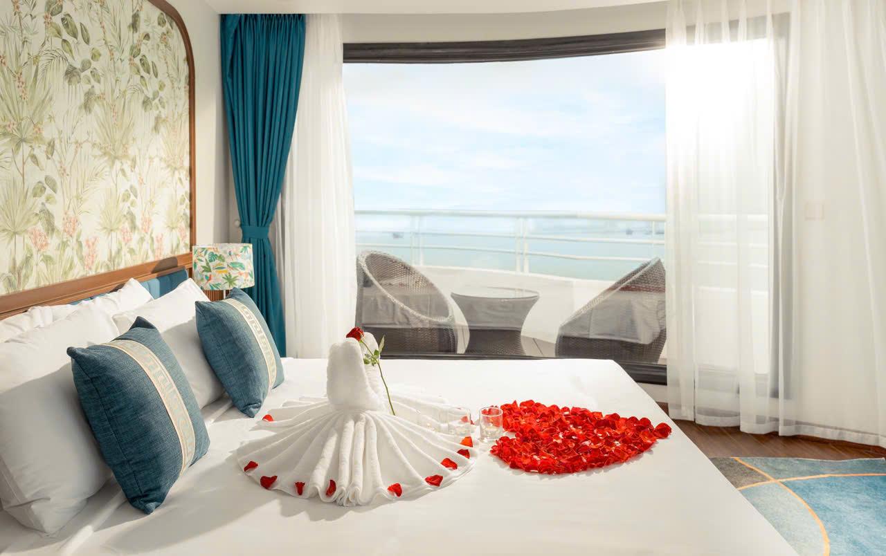 Ha Long & Lan Ha Bay 2-Day Sea Coral Luxury Cruise