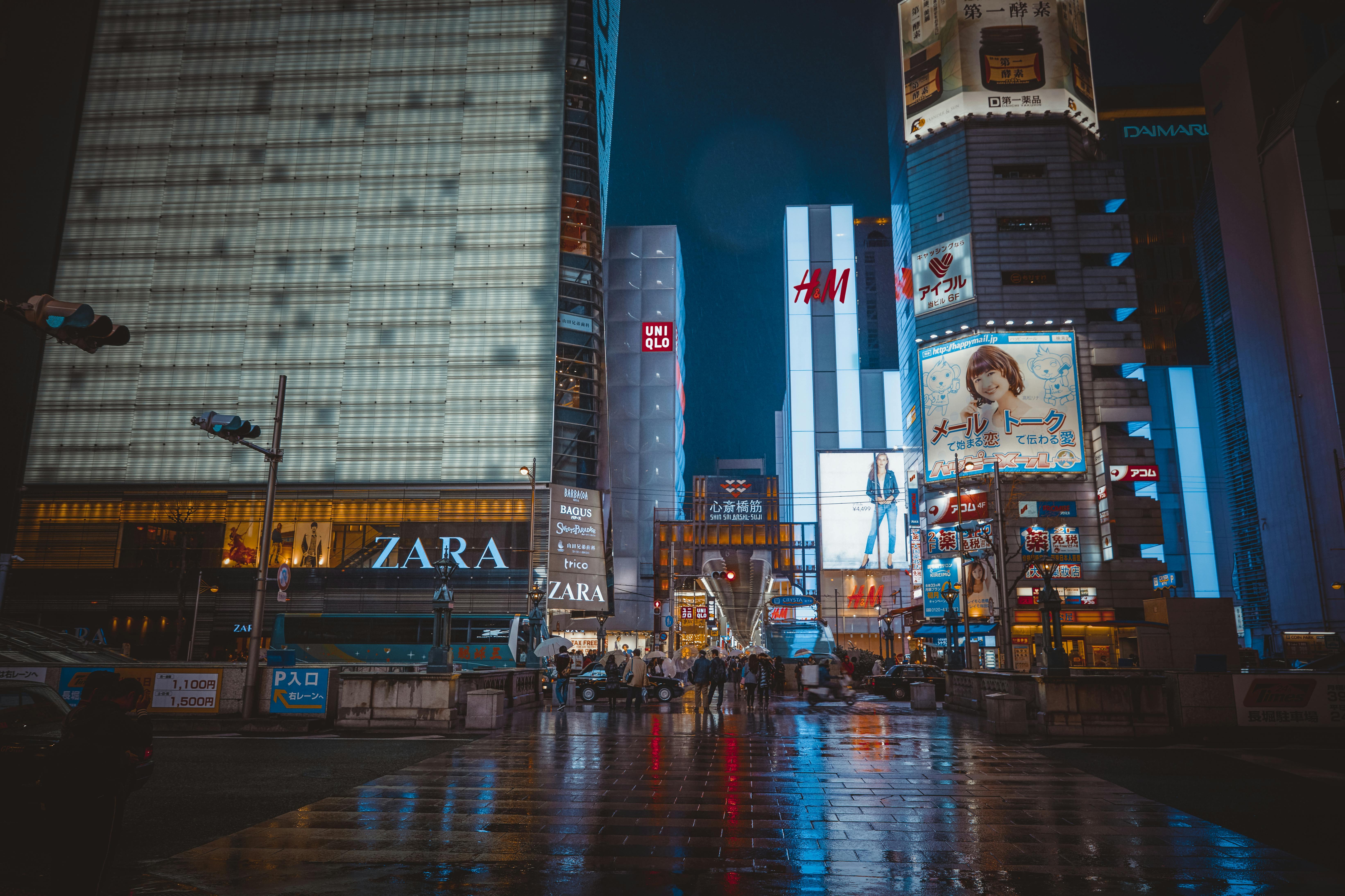Osaka Custom Private Tour by Luxury Vehicle