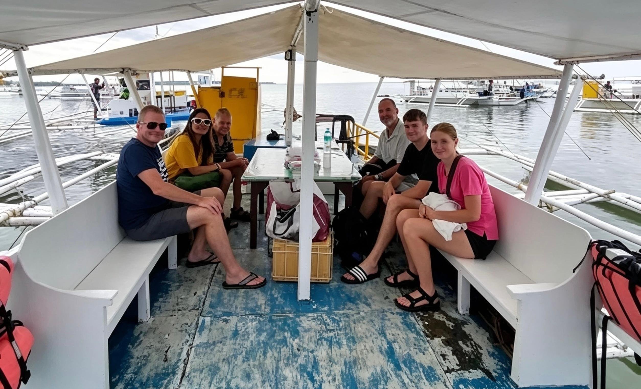 Mactan Island Hopping Boat Tour with Lunch