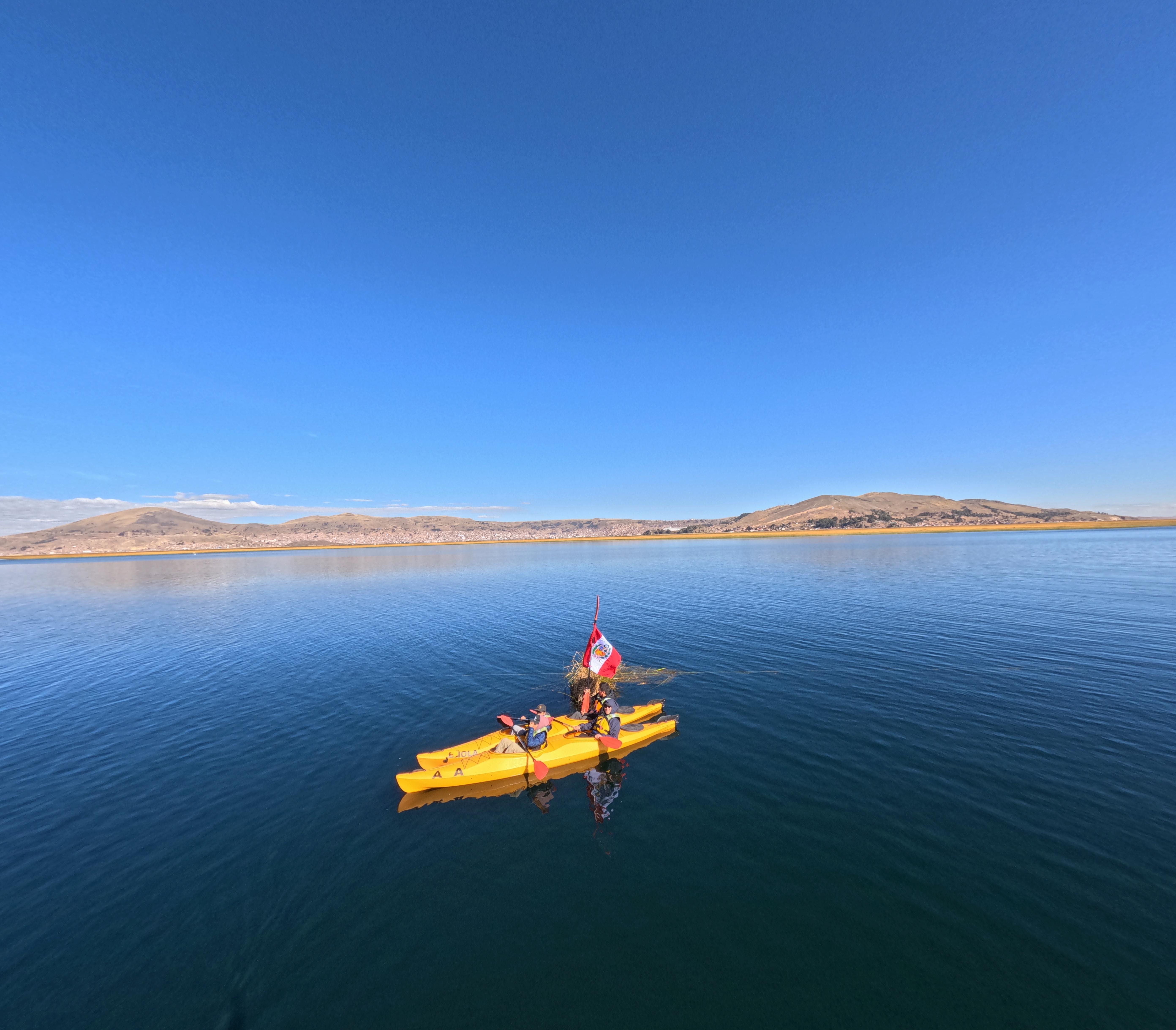 Aventura de Caiaque às Ilhas Uros e Reserva do Titicaca