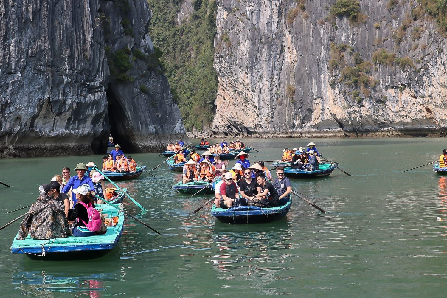 Halong Bay Day Cruise: Caves, Kayaking & Seafood Lunch