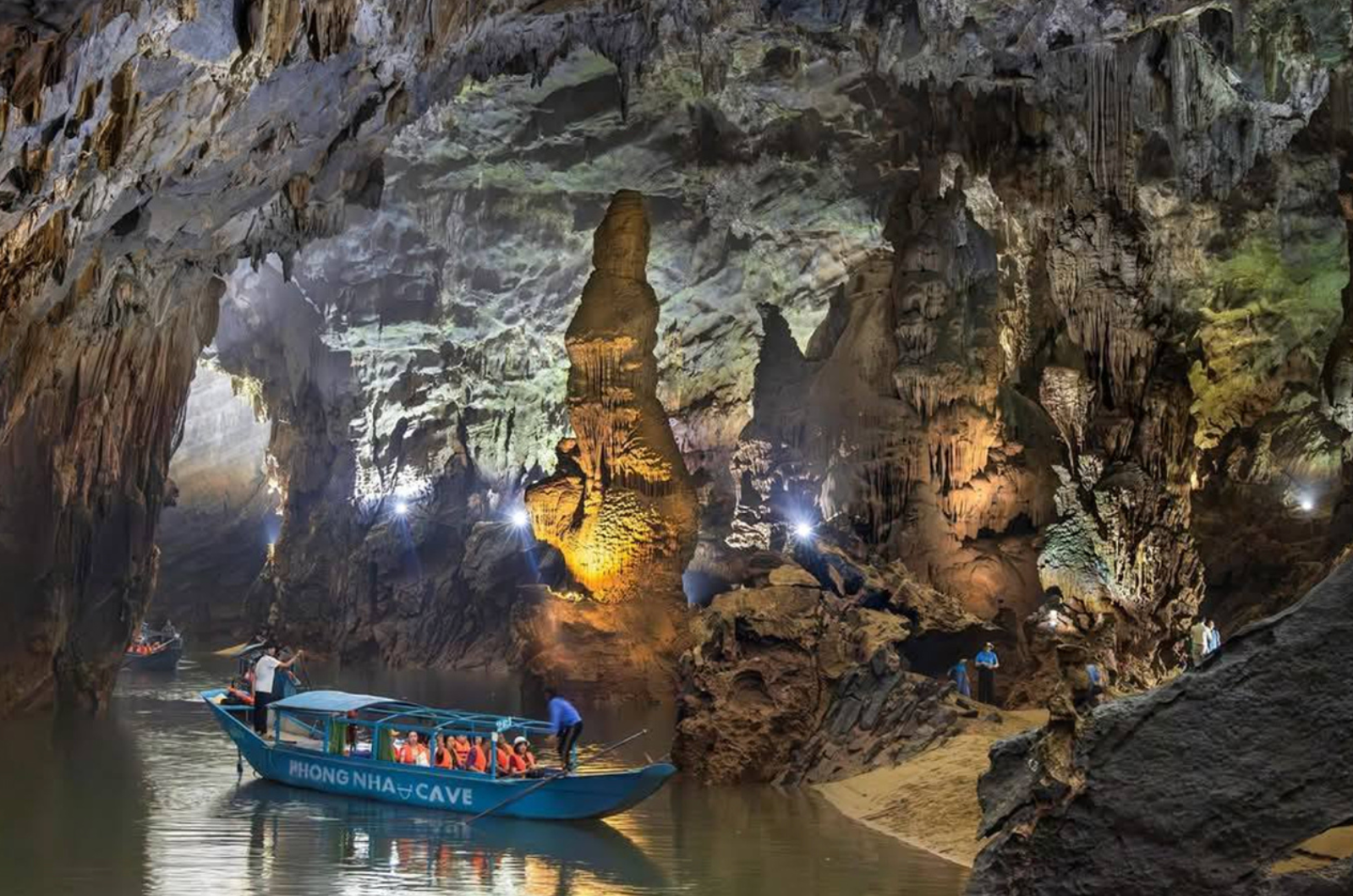 Phong Nha Cave boat tour Son River dragon boat and Paradise Cave karst — image 13