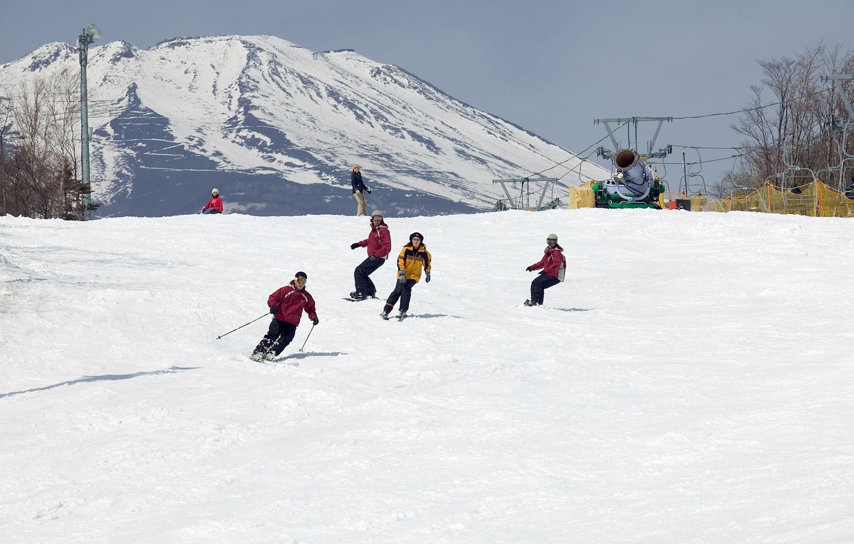 Mount Fuji Snow Day: Skiing & Winter Fun at Yeti Resort from Tokyo