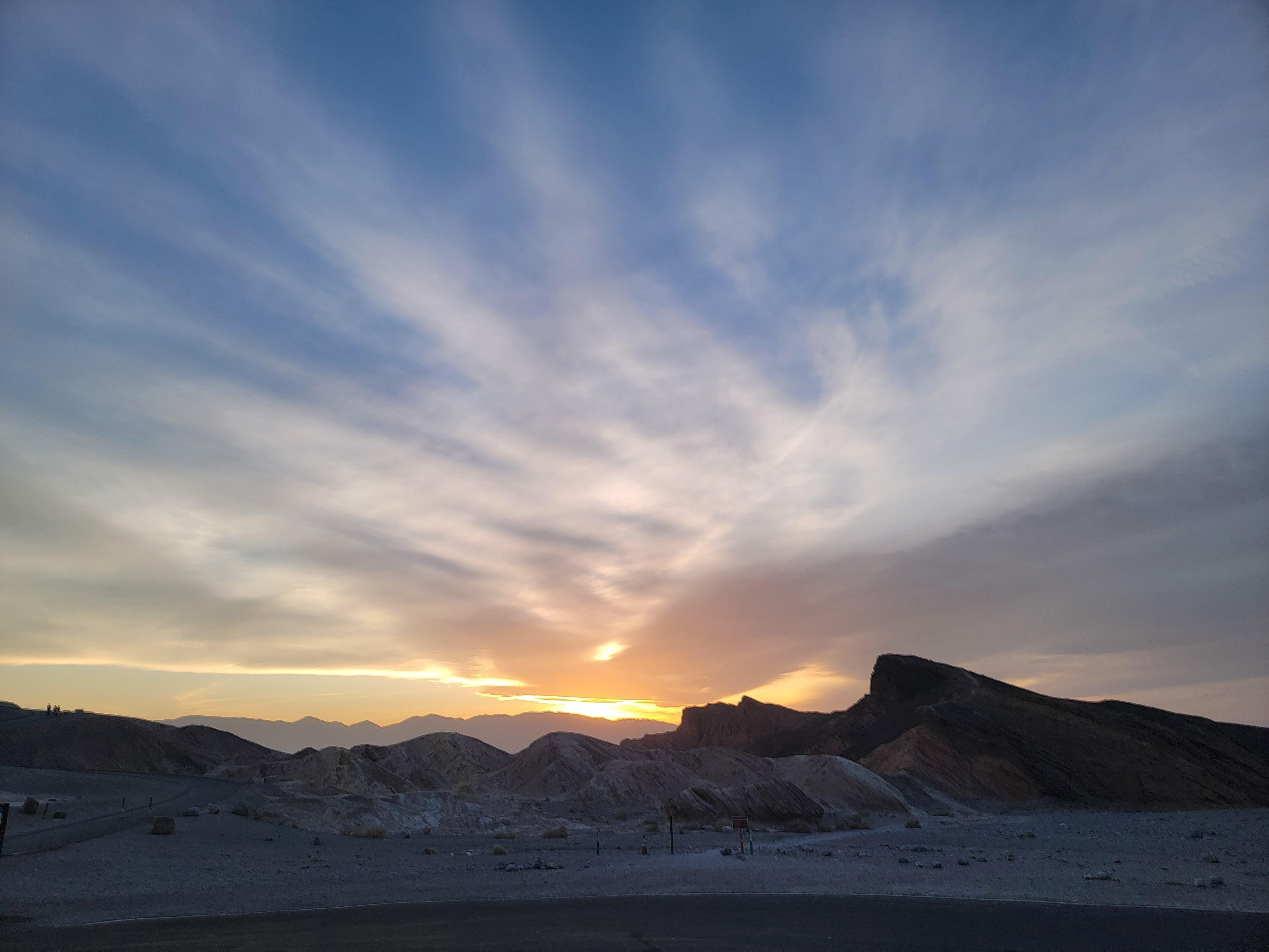 Las Vegas: Death Valley Sunset and Stargazing Day Tour