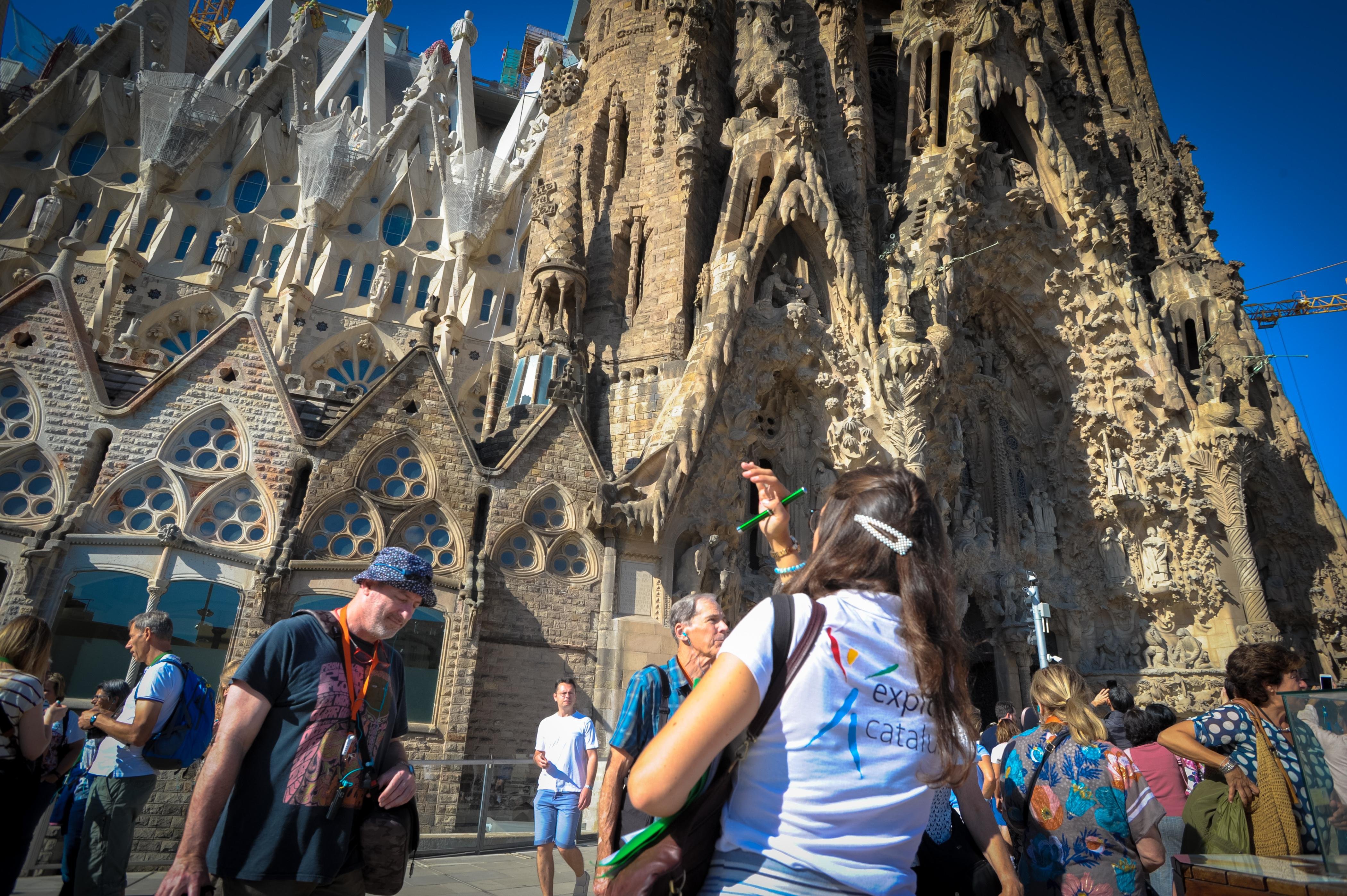 Barcelona Full-Day Tour with Sagrada Familia Priority Access