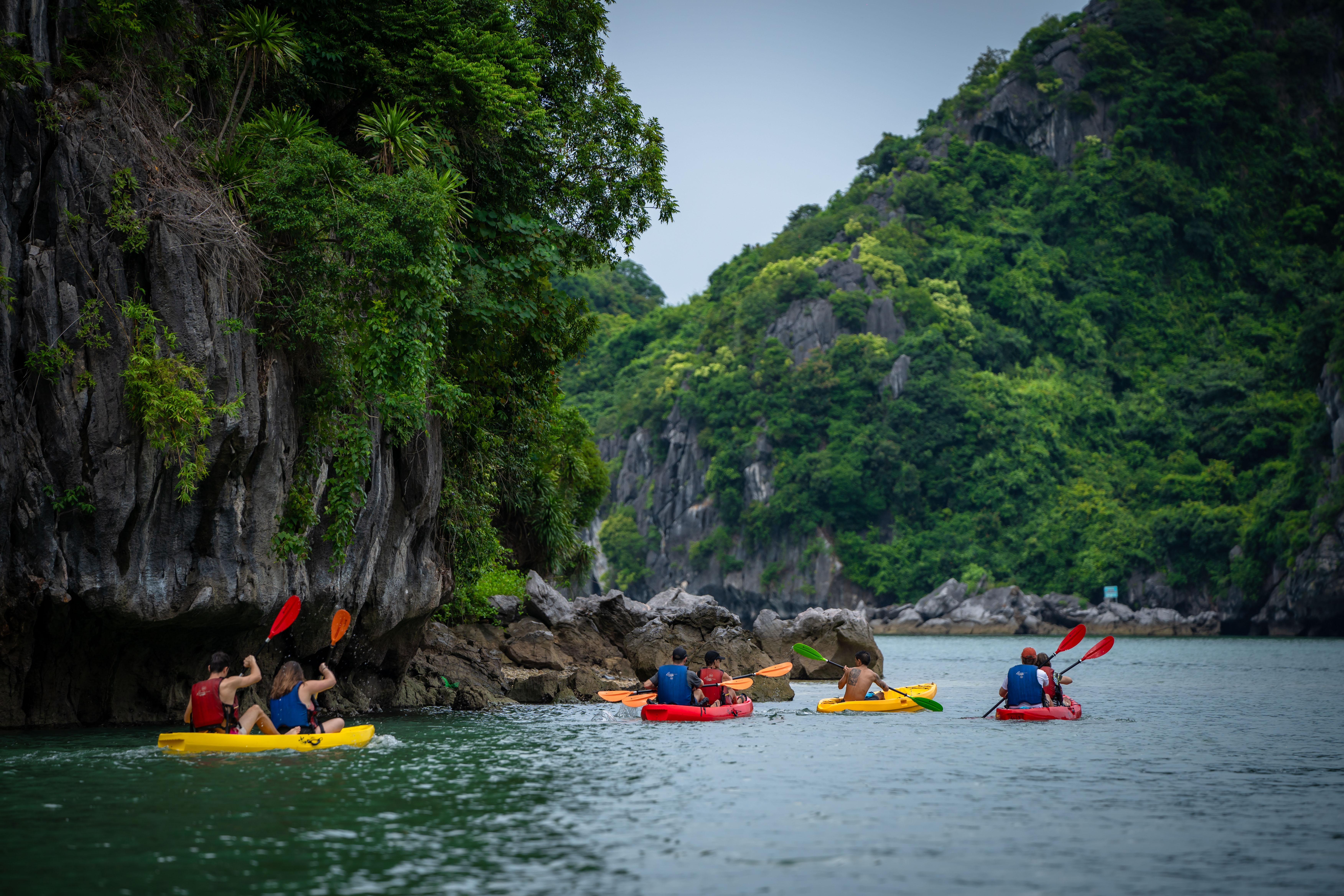Ha Long & Bai Tu Long Bay 2-Day Overnight Cruise from Hanoi
