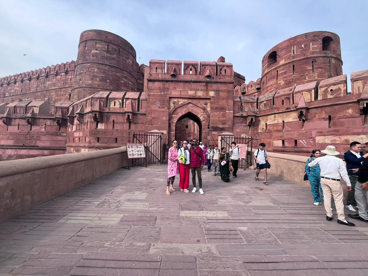 Delhi to Taj Mahal Sunrise Private Tour with Skip-the-Line Entry