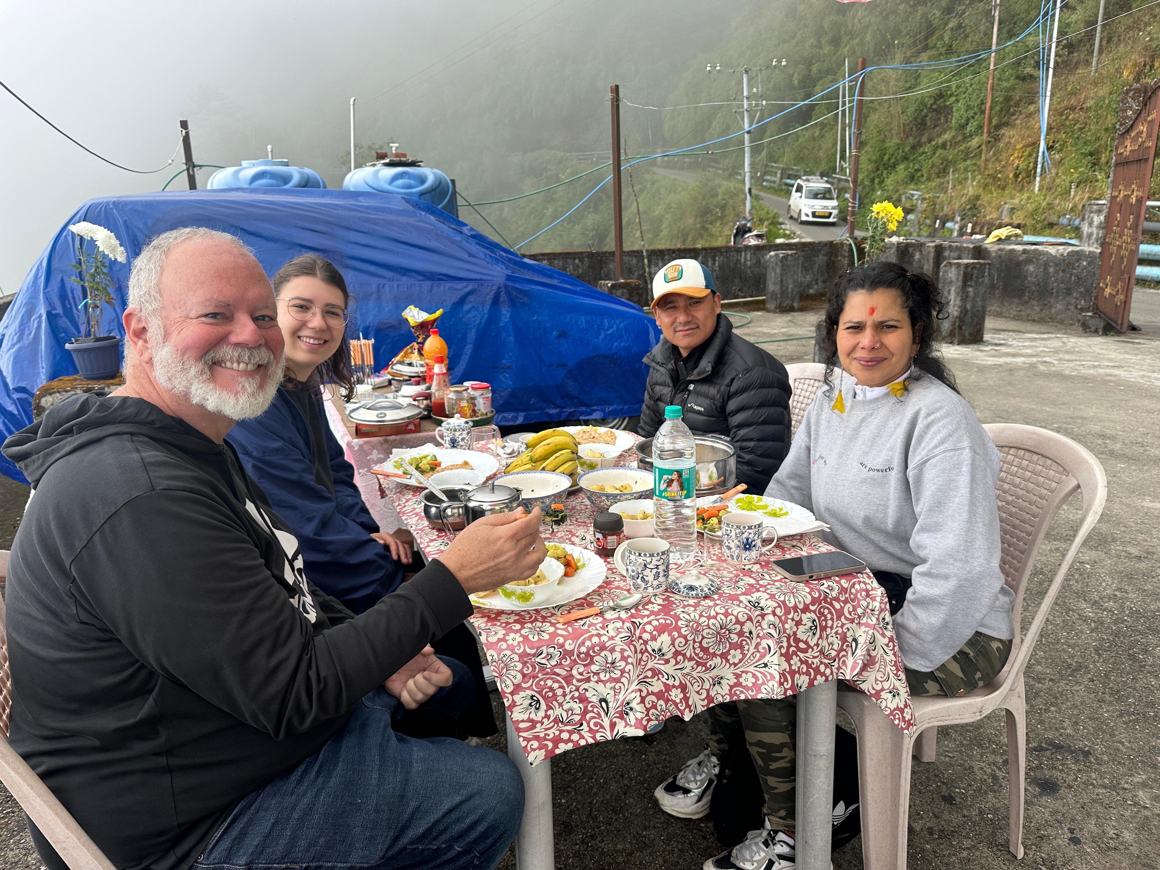 Darjeeling: Tiger Hill Sunrise & Guided Trekking Day Tour