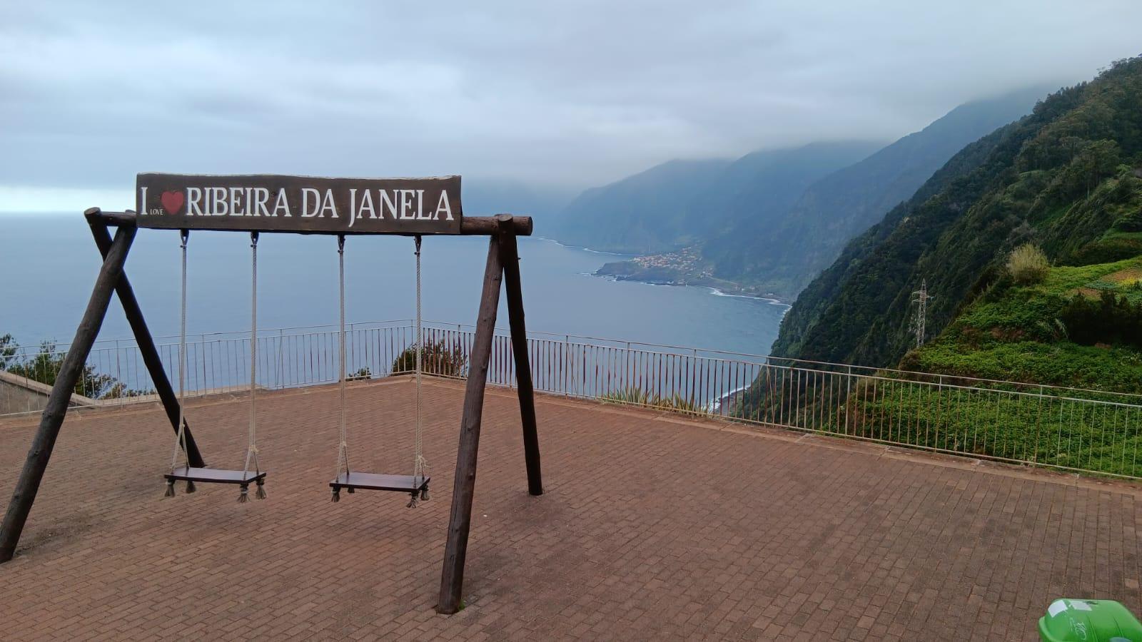 Private West & North Madeira Coastal Tour in Mercedes