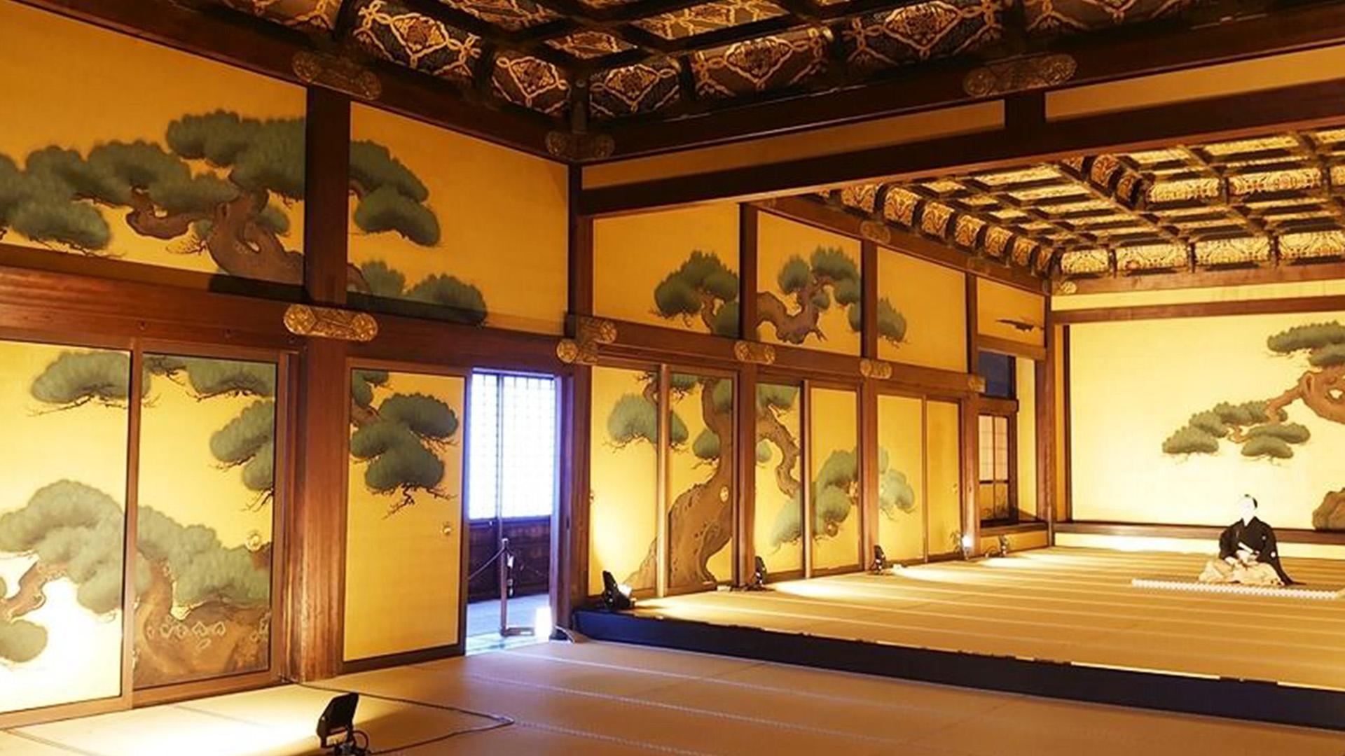 Kyoto Nijo Castle: UNESCO World Heritage Small-Group Guided Tour