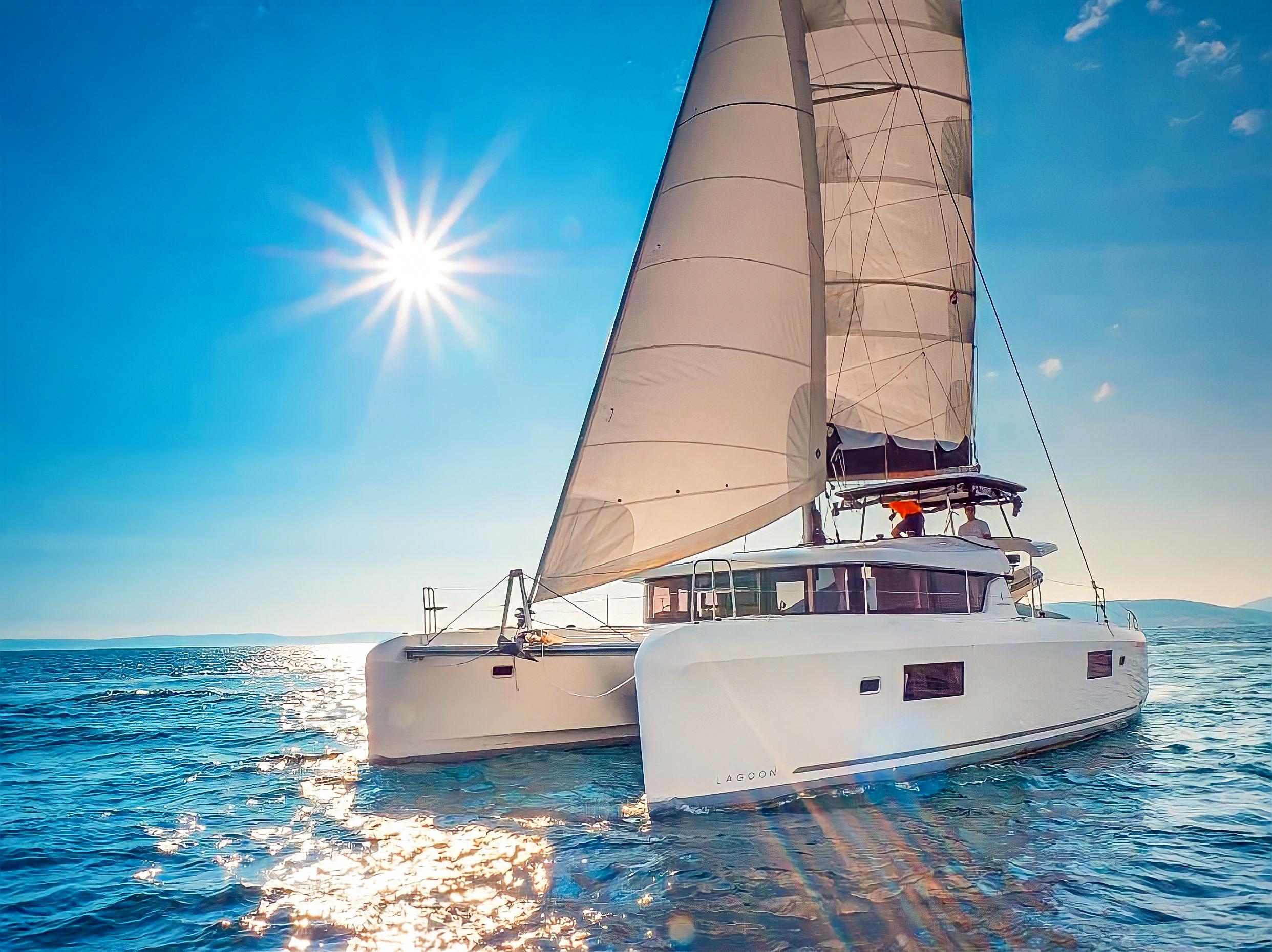 Funchal Bay Luxury Catamaran Cruise: Whale & Dolphin Watching